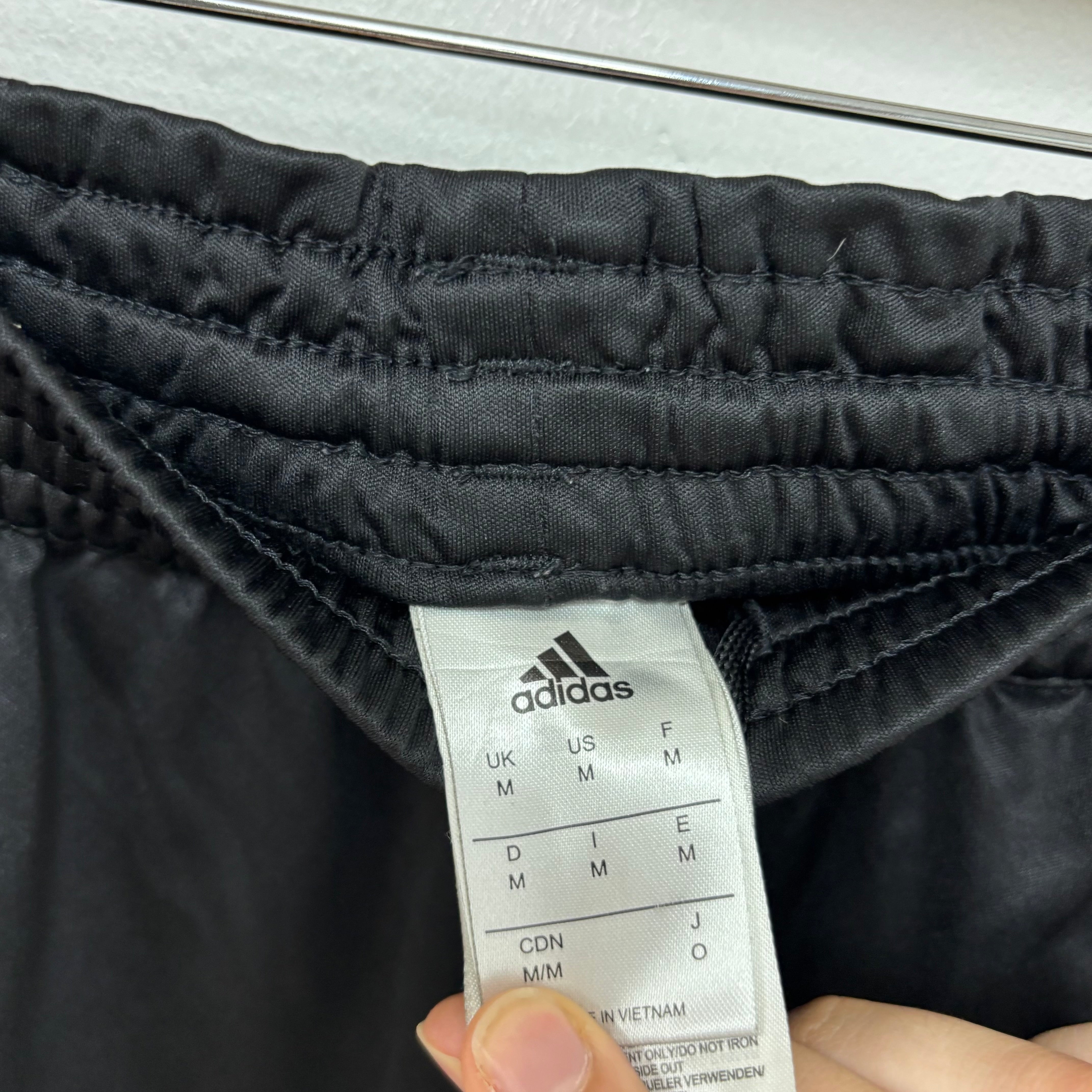 Adidas Shorts Mens Medium Black Sports Running Gym Athletic Pockets (E)