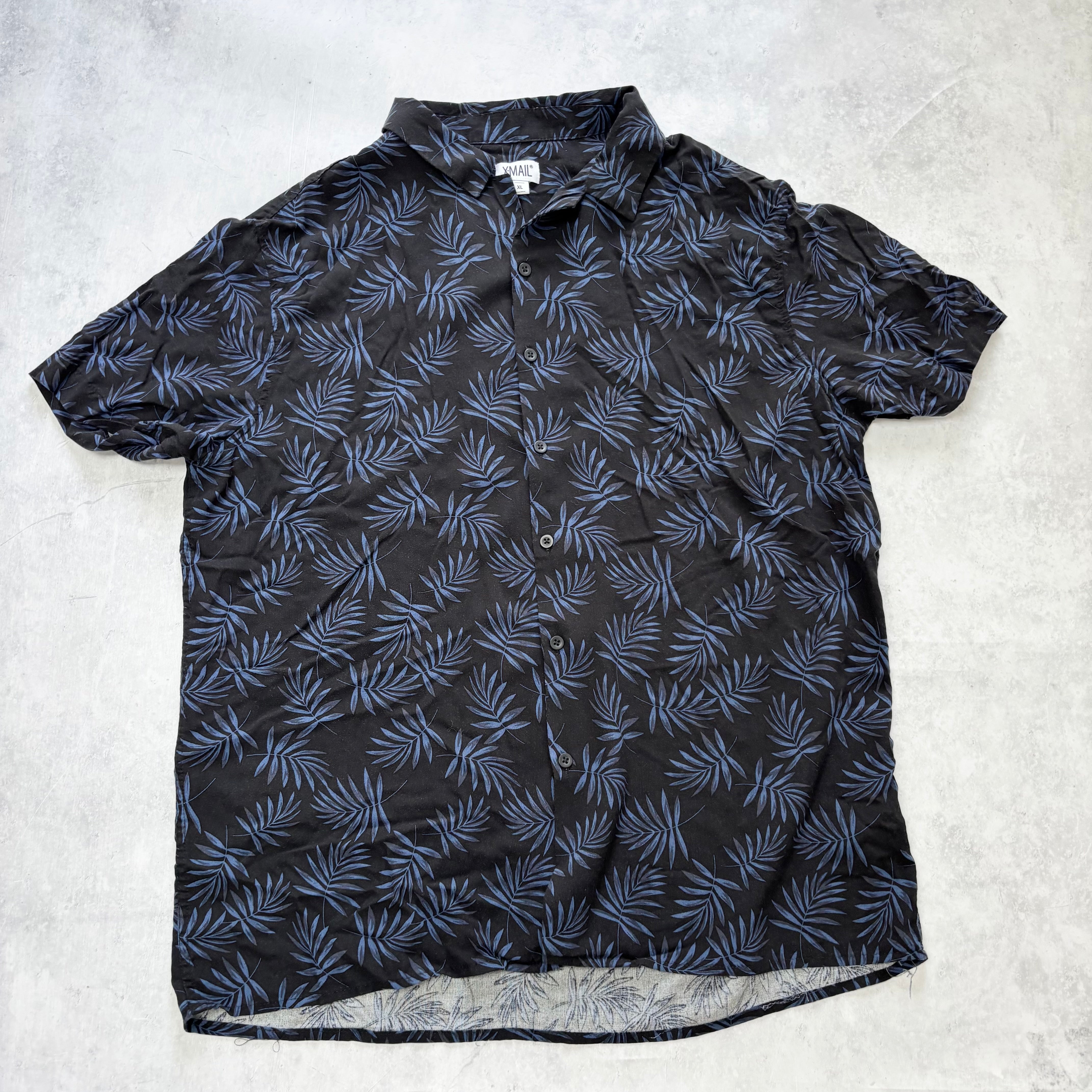 Hawaiian Shirt Mens XL Black Floral Aloha Short Sleeve Viscose (E)