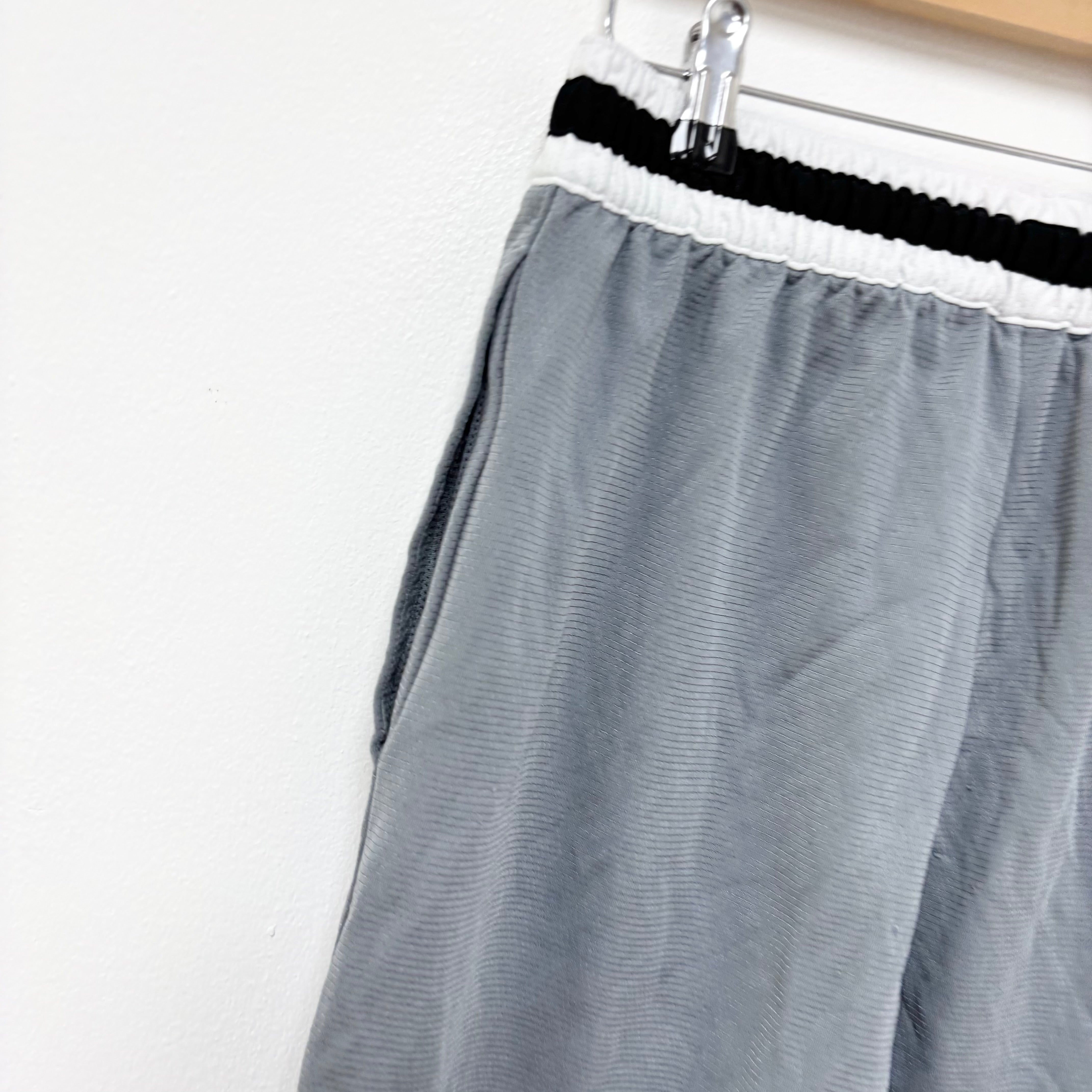 Nike Shorts Mens Small Grey Dri Fit Running Sports Gym Athletic Pockets