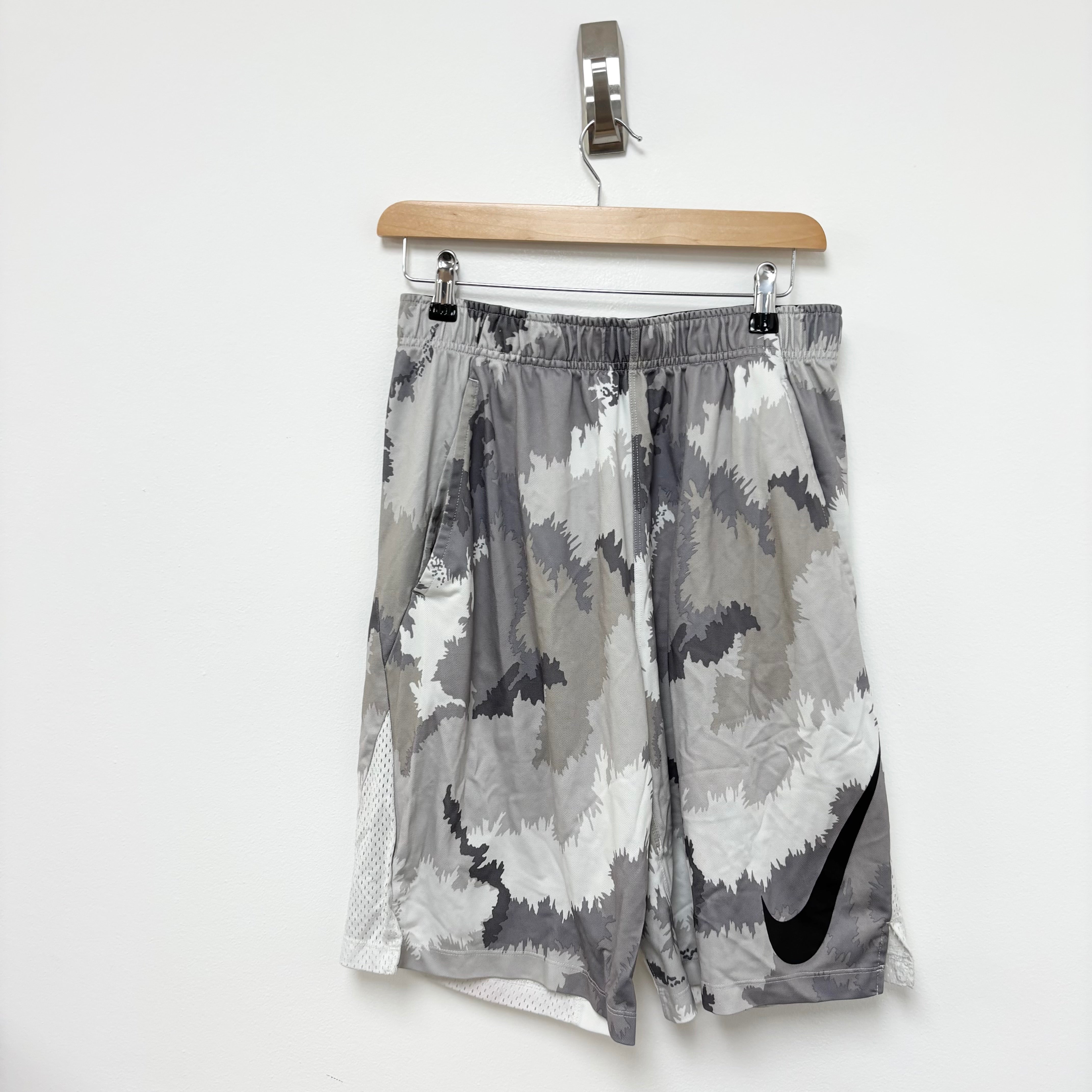 Nike Shorts Mens Medium Grey Dri Fit Running Sports Gym Athletic Pockets