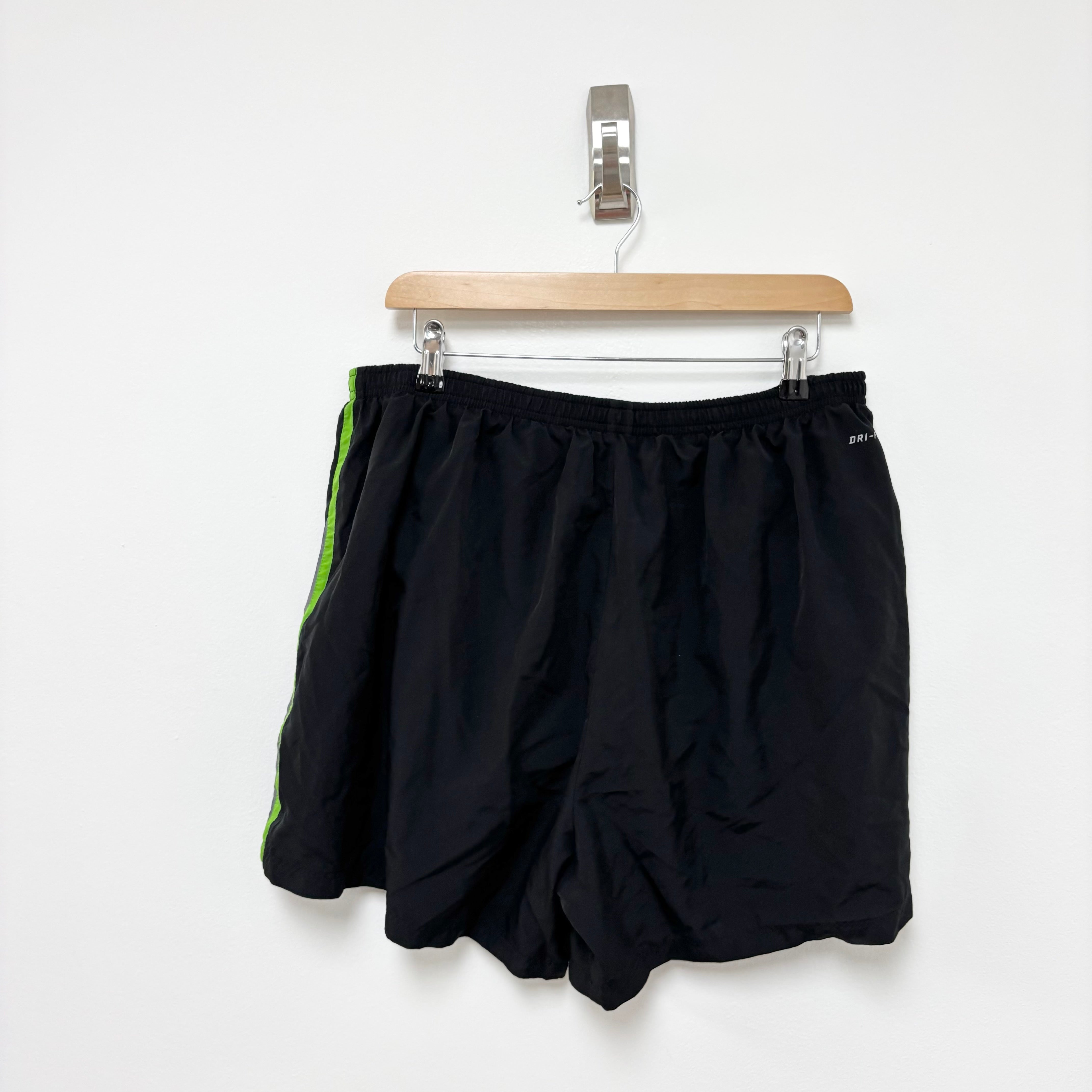 Nike Shorts Mens XXL Black Dri Fit Running Sports Gym Athletic (E)