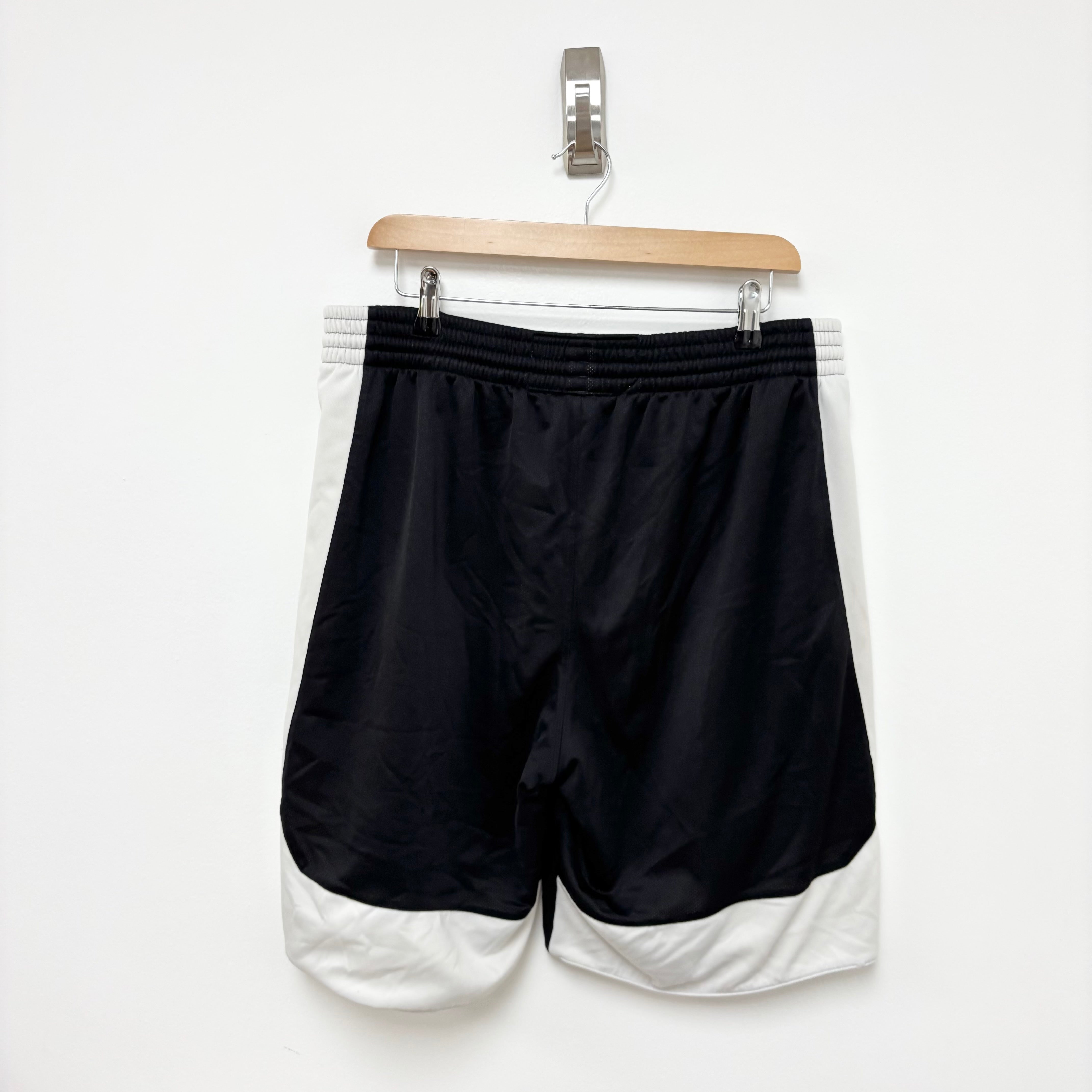 Adidas Shorts Mens XL Black Sports Basketball Gym Athletic Pockets