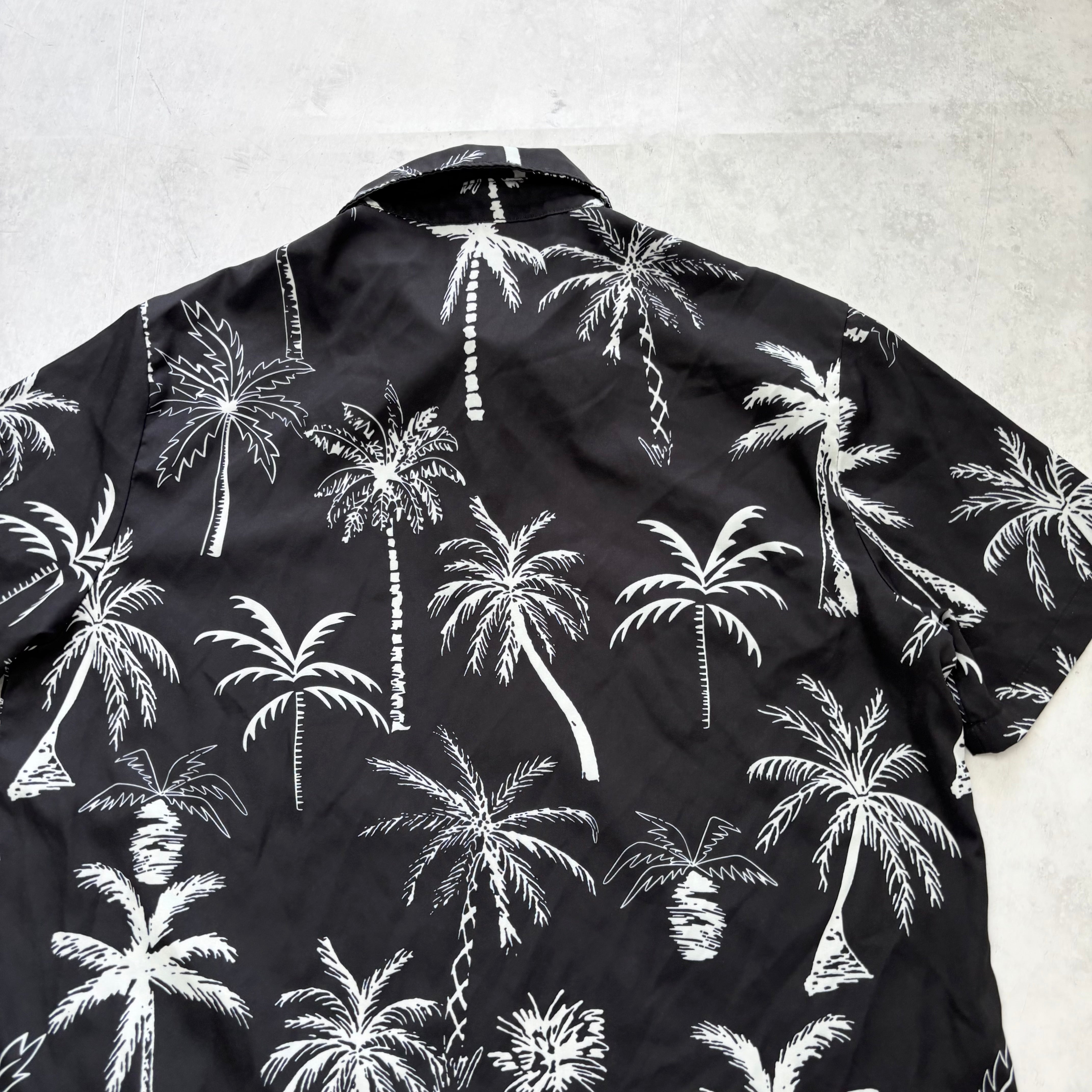 Hawaiian Shirt Mens Small Black Floral Aloha Short Sleeve Polyester (E)