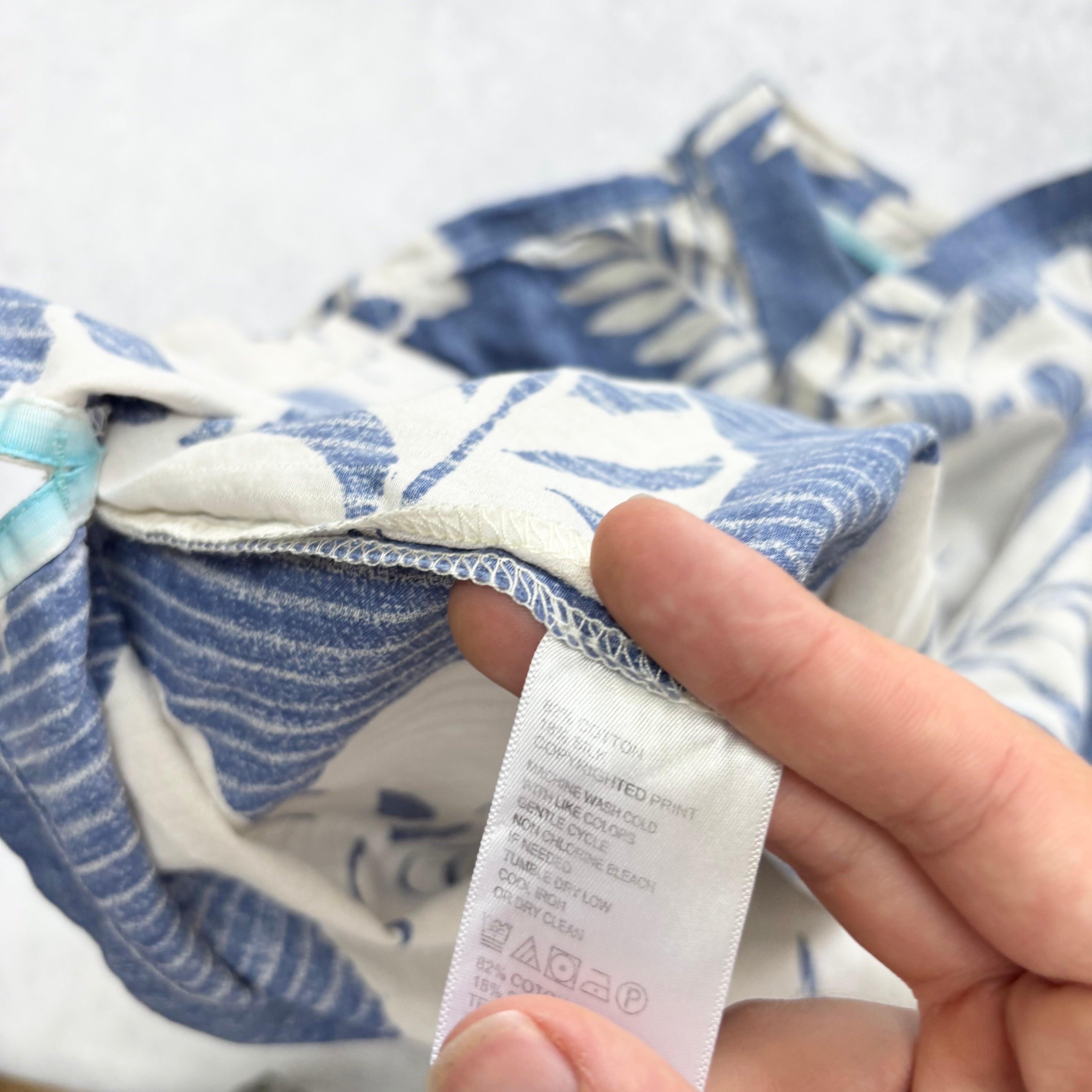 Vintage Hawaiian Shirt Mens XL Blue Black Floral Aloha Tommy Bahama Cotton (E)