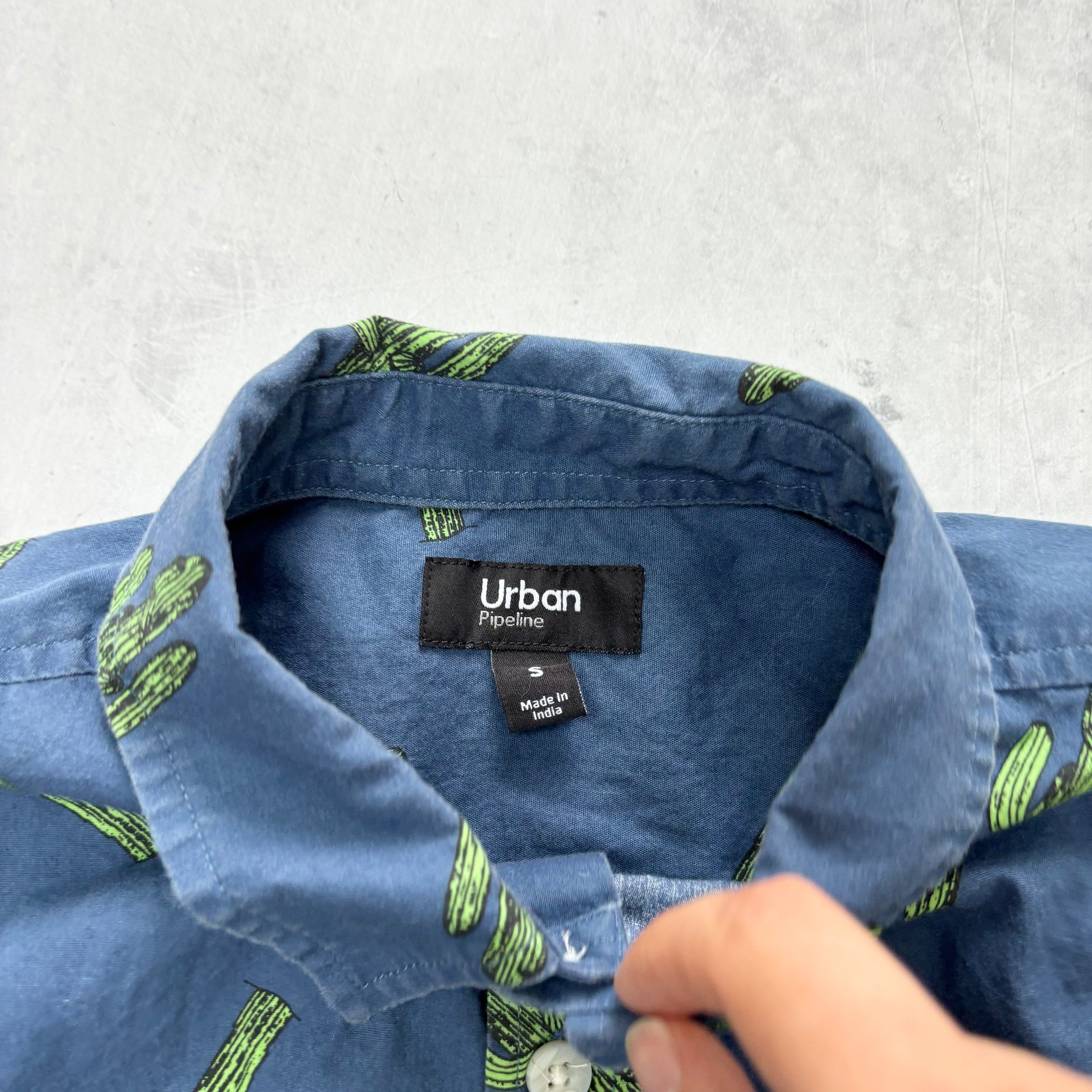 Hawaiian Shirt Mens Small Blue Floral Aloha Regular Fit Cotton (E)