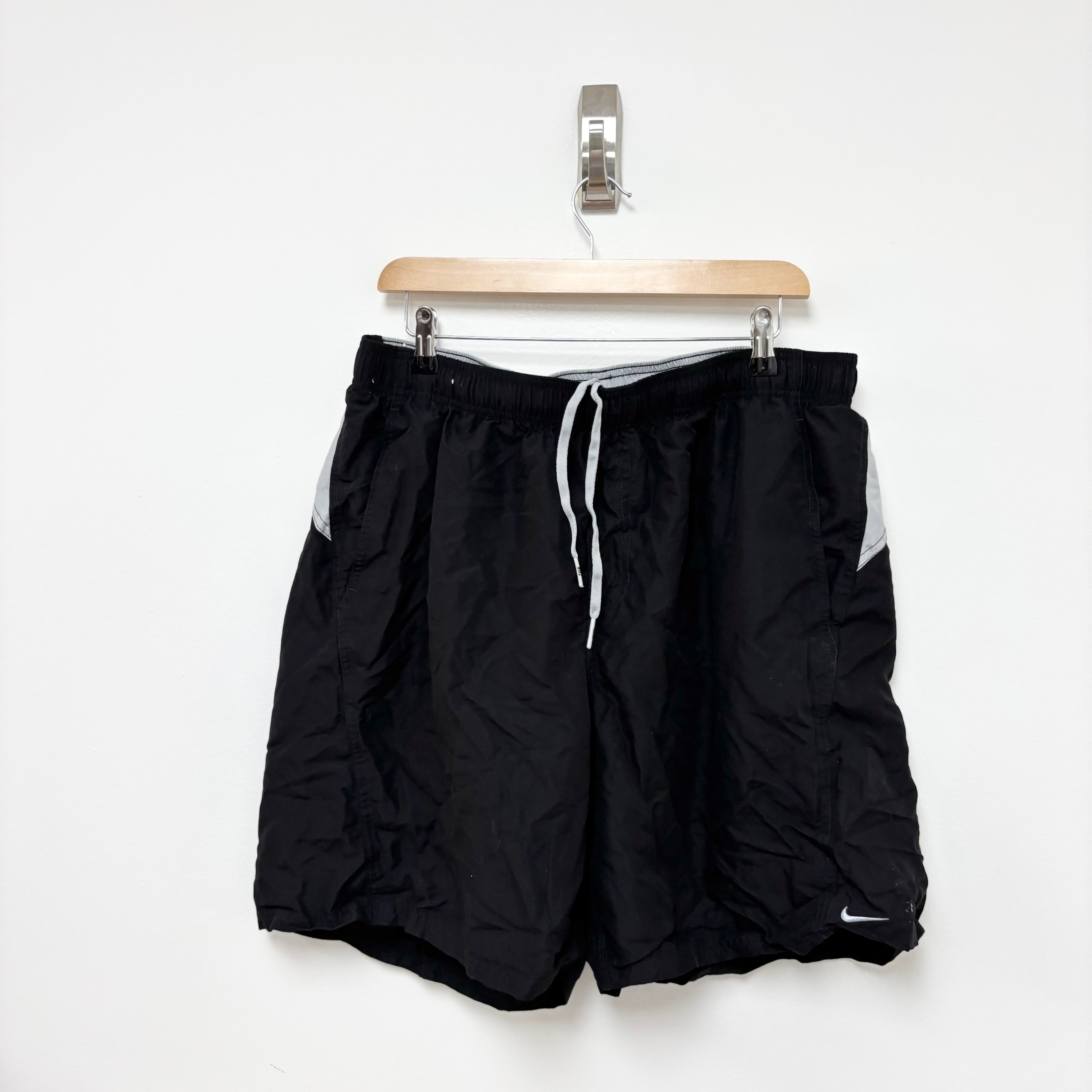 Nike Shorts Mens XXL Black Running Sports Gym Athletic Pockets Vintage (E)