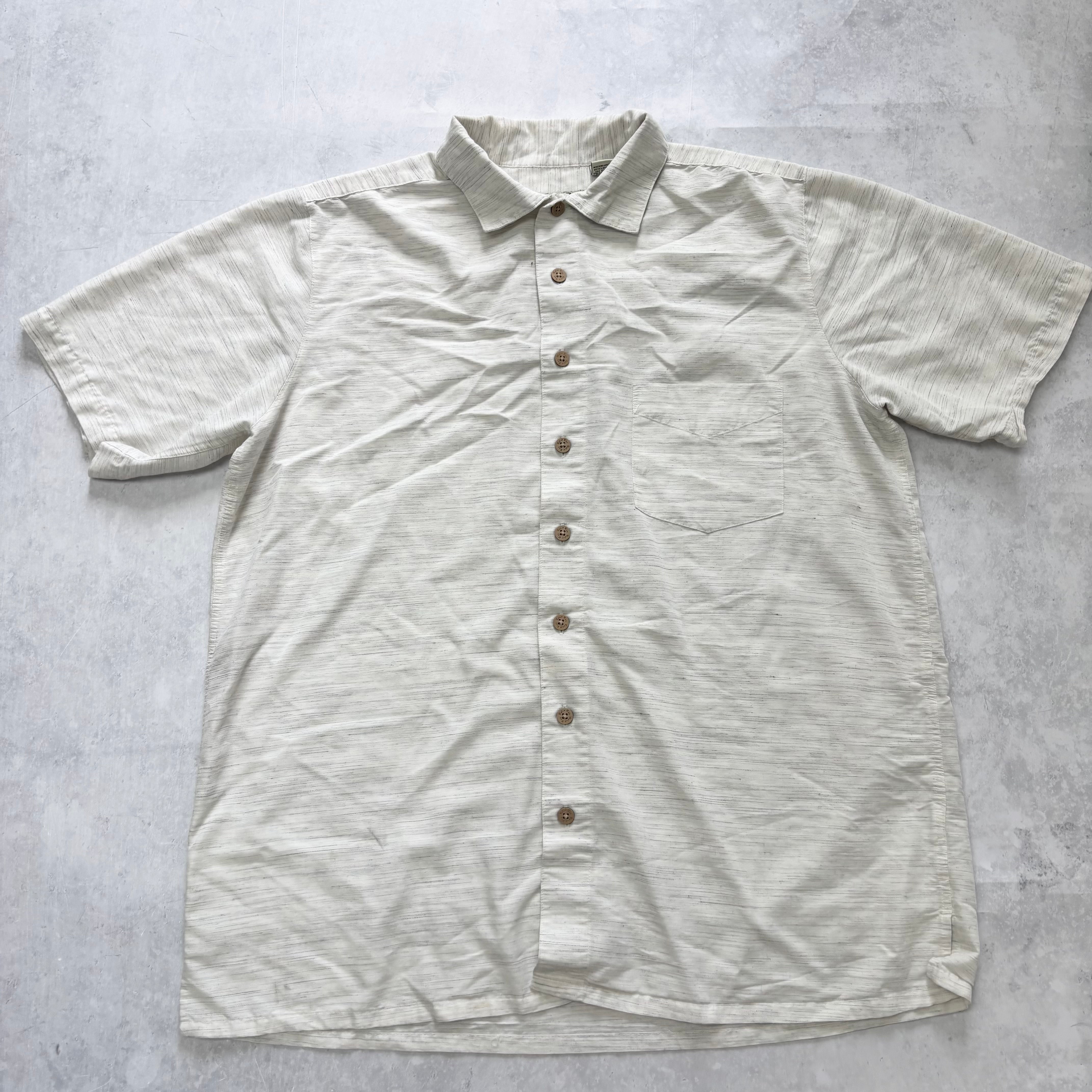 Vintage Shirt Mens Large White Pattern Short Sleeve Rayon (E)