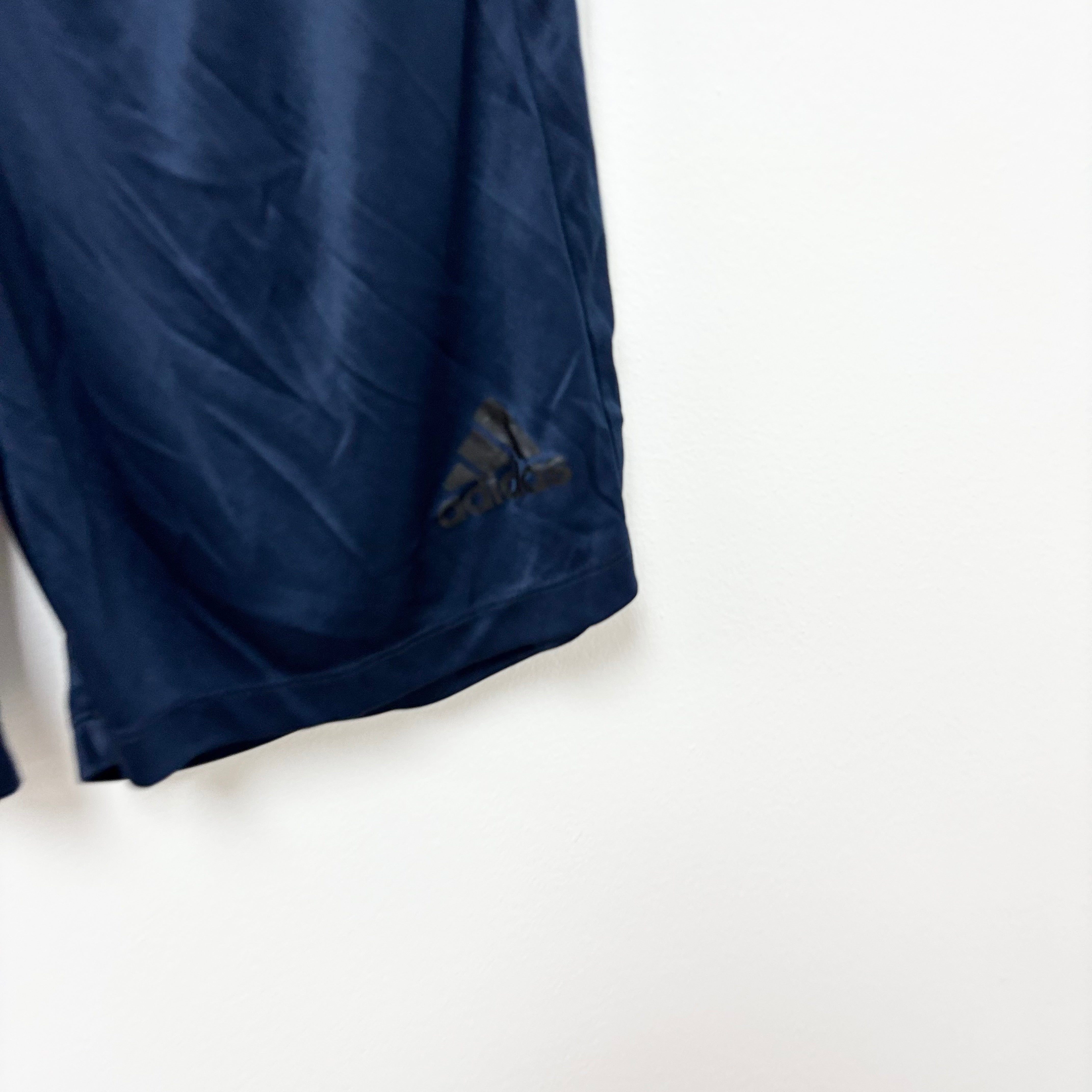 Adidas Shorts Mens Medium Navy Blue Sports Running Gym Athletic Pockets (E)