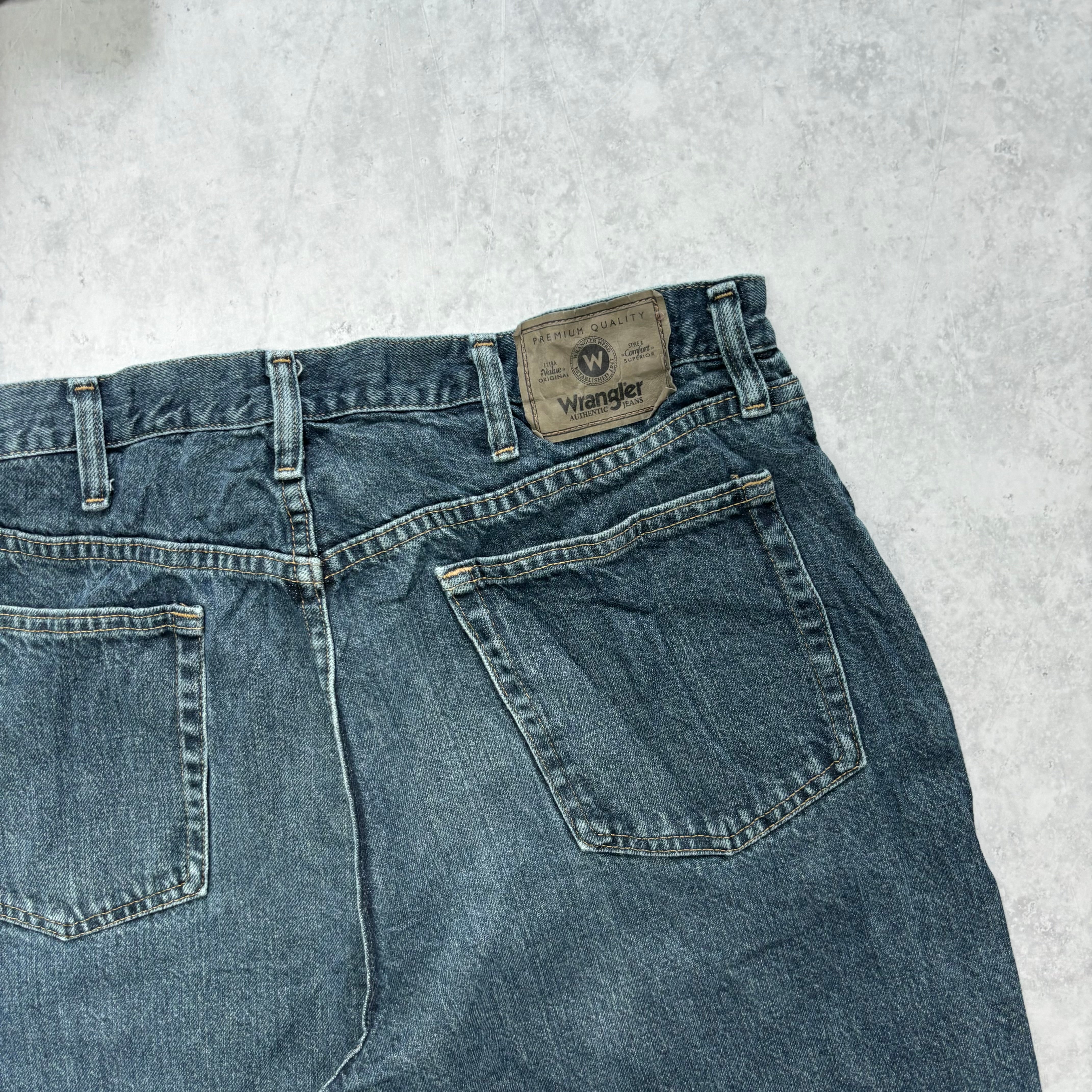 Vintage Wrangler Jorts W36 Mens Denim Shorts Dark Blue Baggy Relaxed Fit