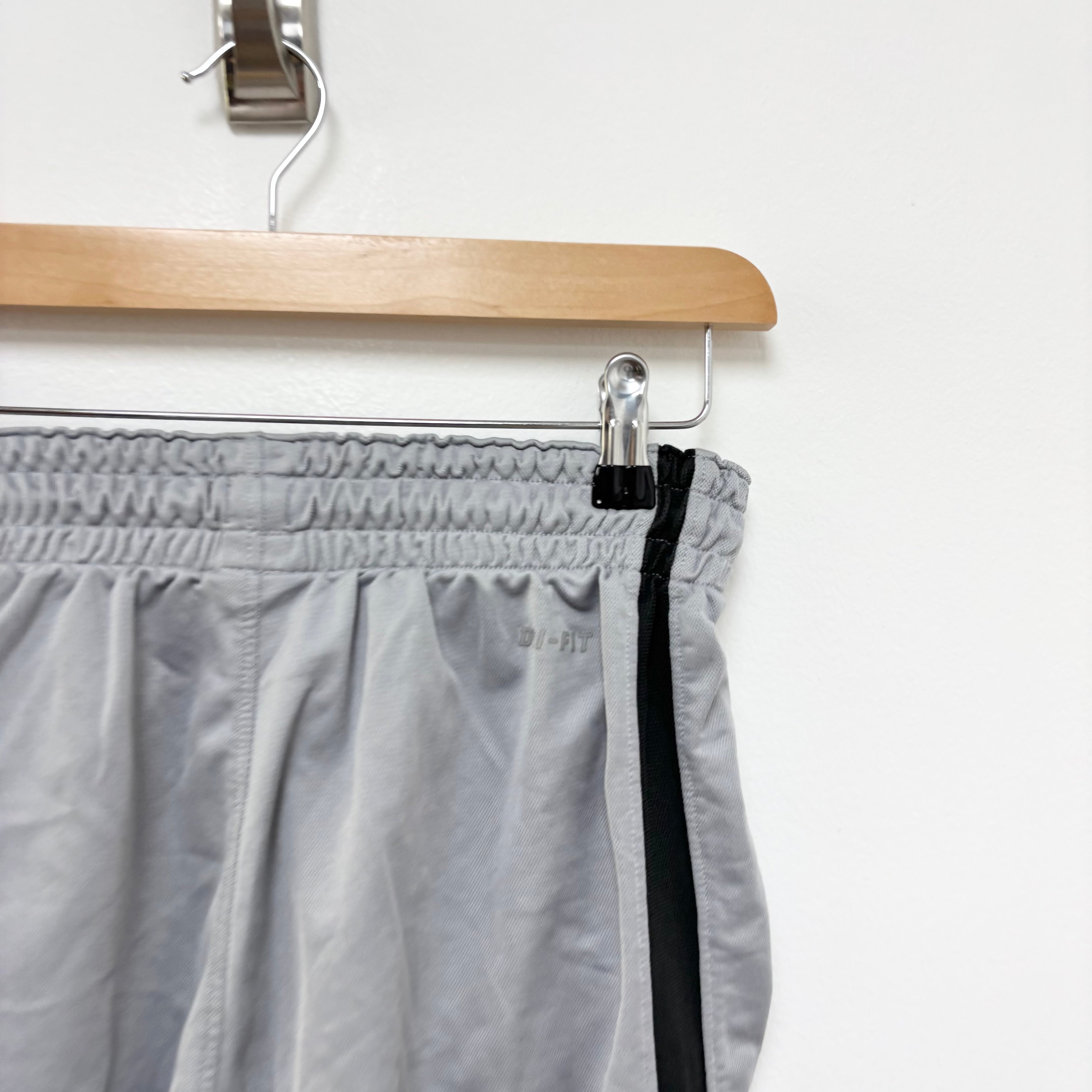 Nike Shorts Mens Small Grey Dri Fit Running Sports Gym Athletic Pockets (E)