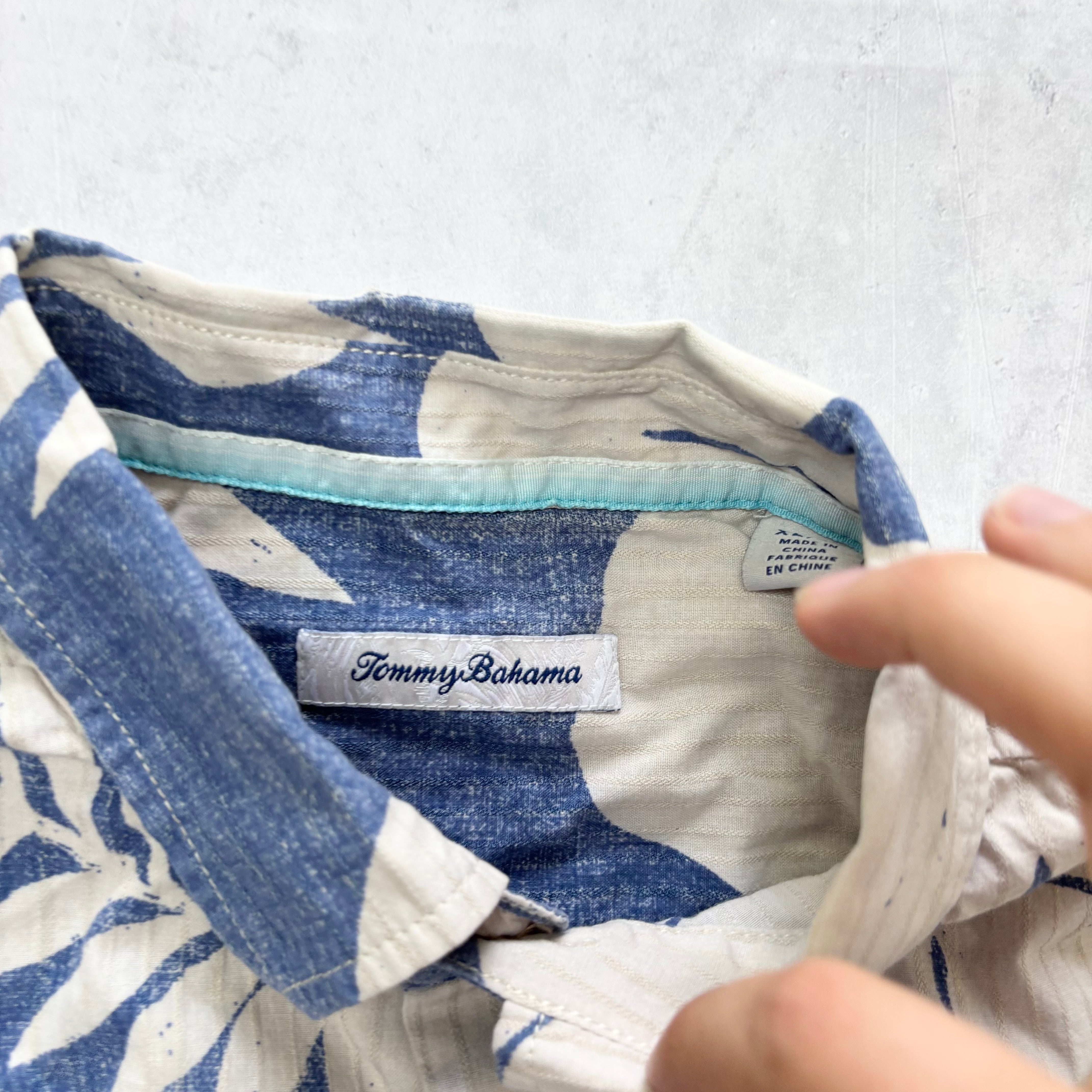 Vintage Hawaiian Shirt Mens XL Blue Black Floral Aloha Tommy Bahama Cotton (E)