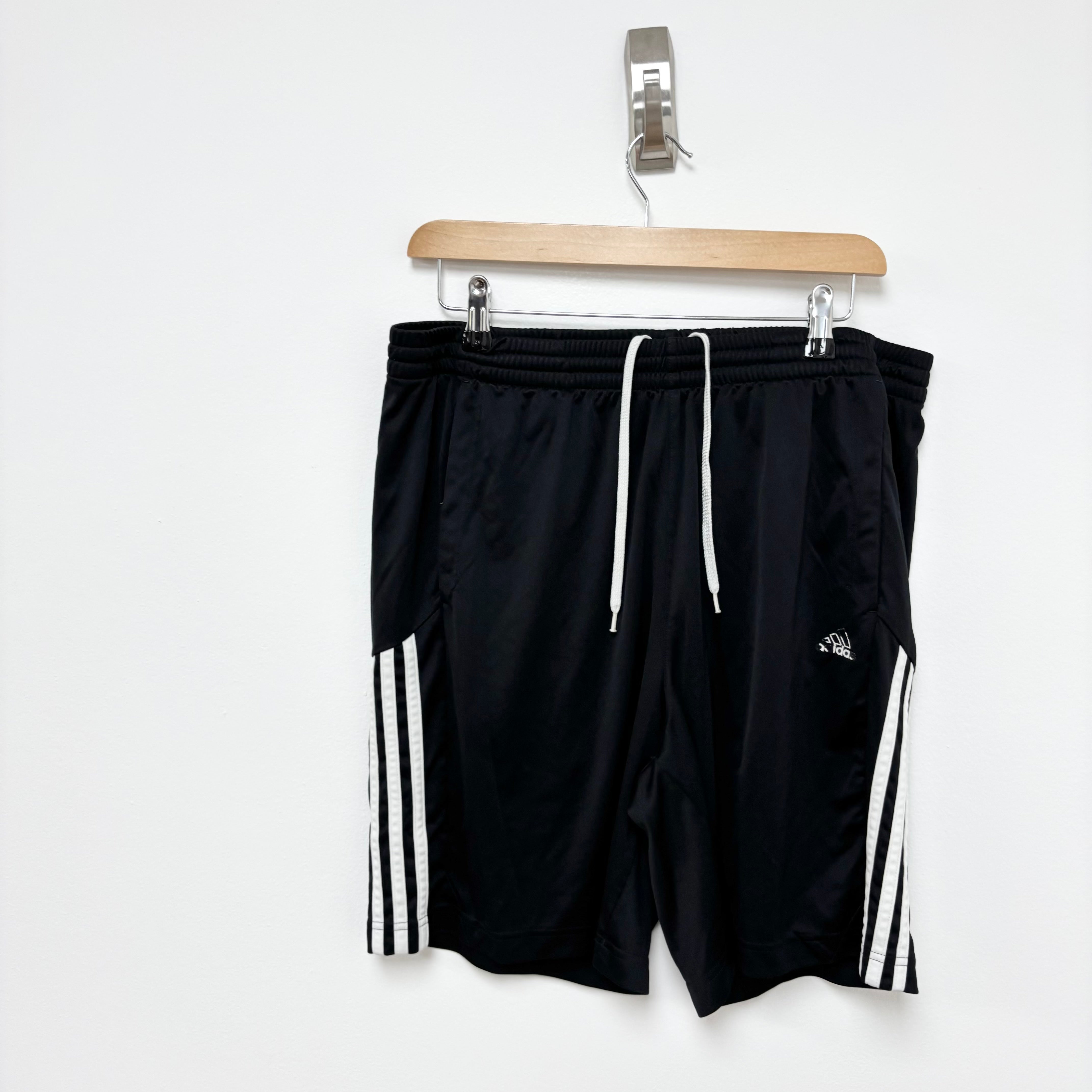 Adidas Shorts Mens XL Black Sports Running Gym Athletic Pockets