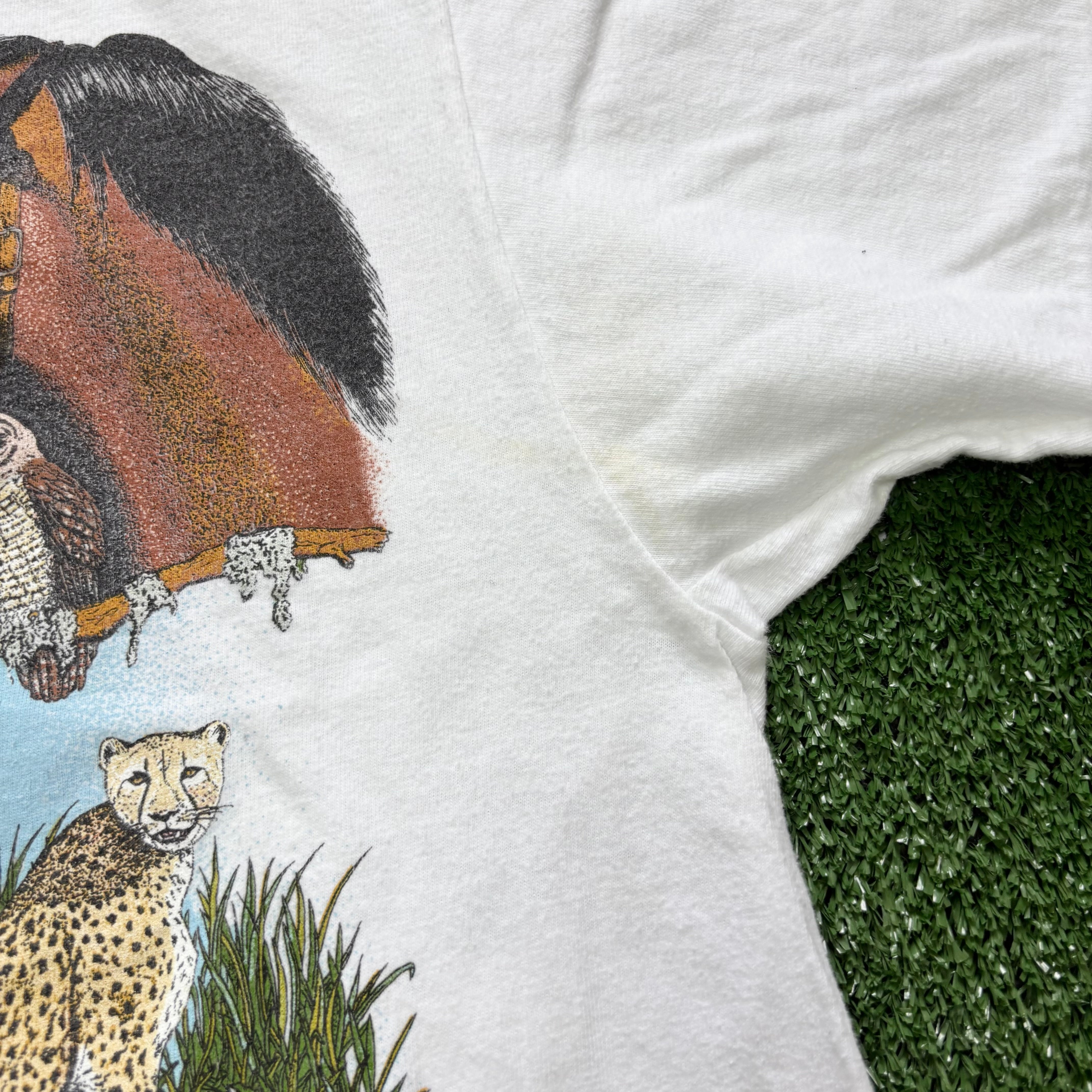 Vintage T Shirt Mens Medium White Single Stitch Graphic Print 90s USA