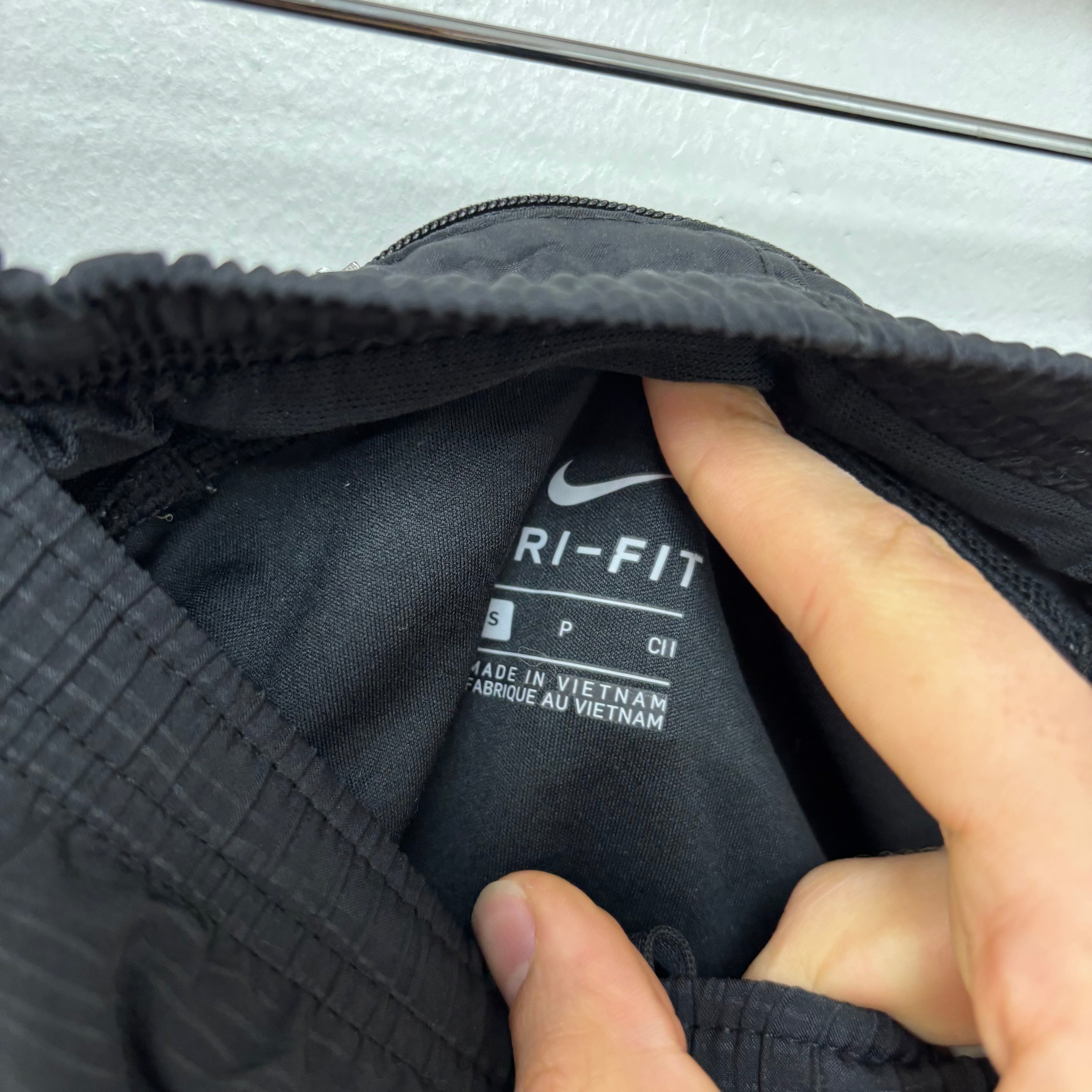 Nike Shorts Womens Small Black Dri Fit Running Sports Gym Athletic Pockets (E)