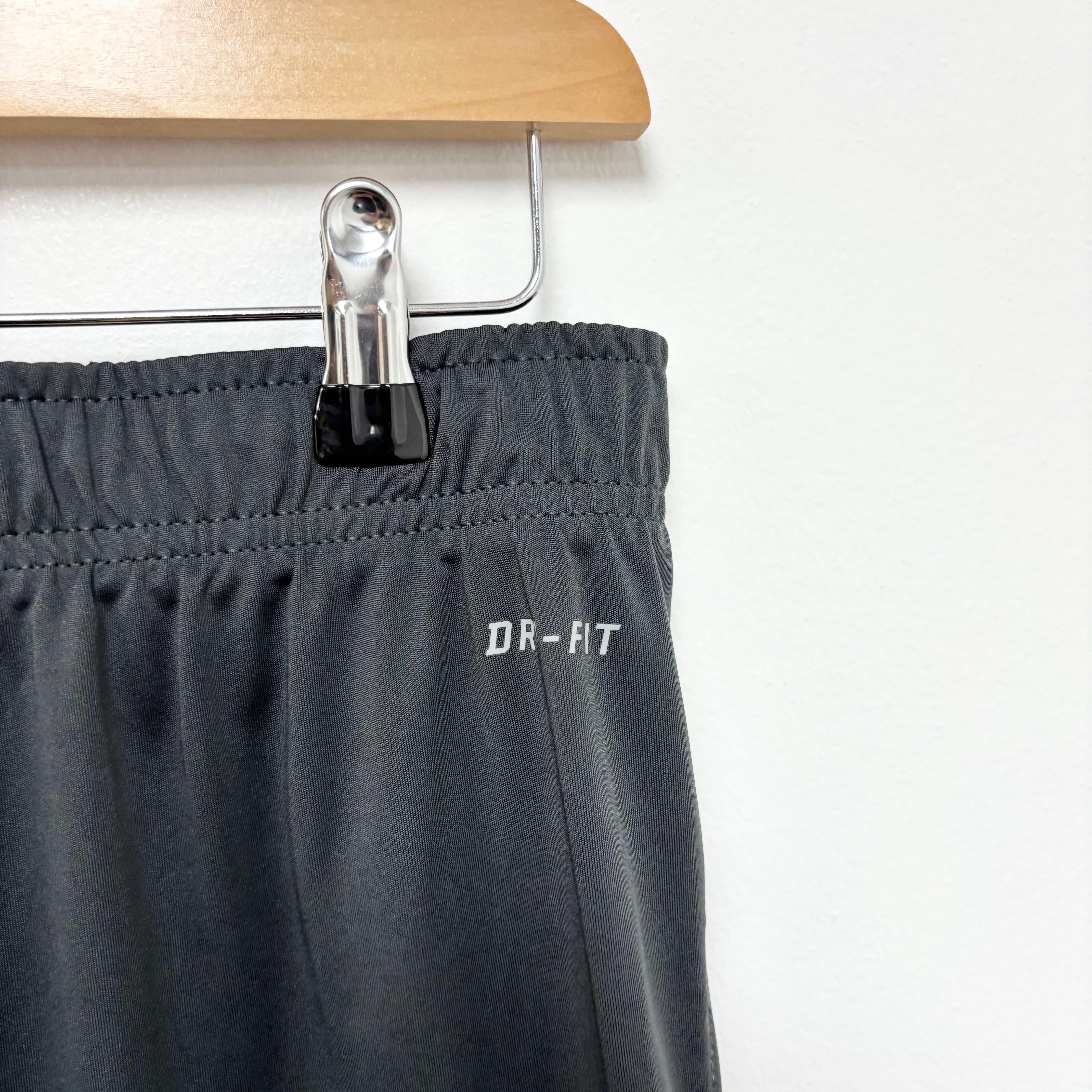 Nike Shorts Mens Medium Grey Dri Fit Running Sports Gym Athletic Pockets