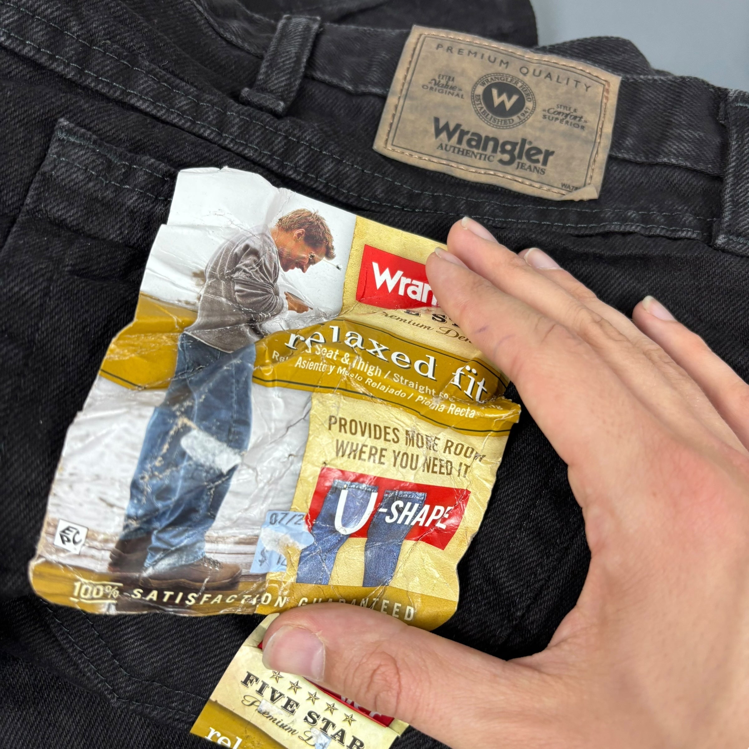 Wrangler Jeans W46 L30 Mens Black Relaxed Straight Fit Denim (E)