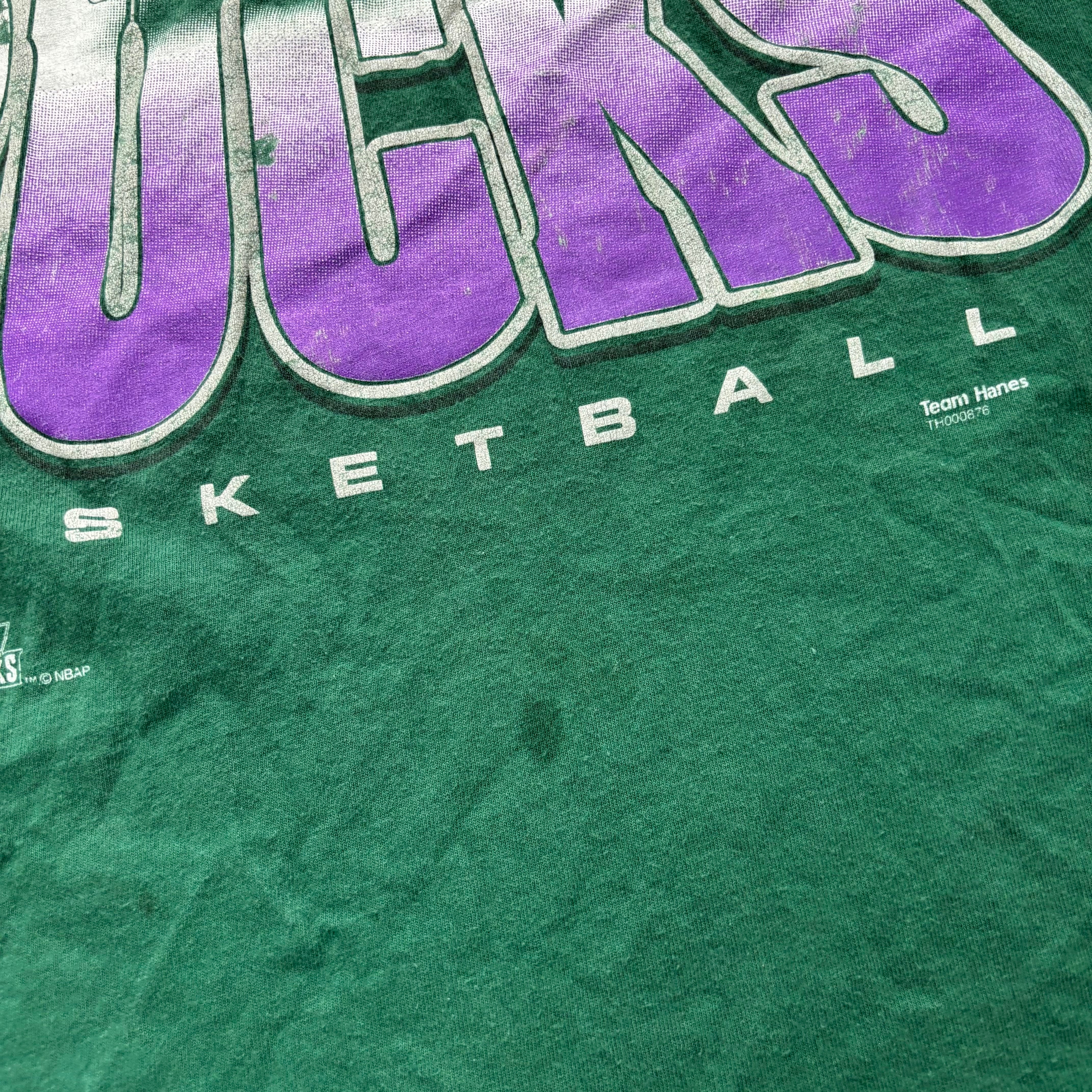 Vintage T Shirt Mens XXL Green Single Stitch Graphic Print 90s Basketball