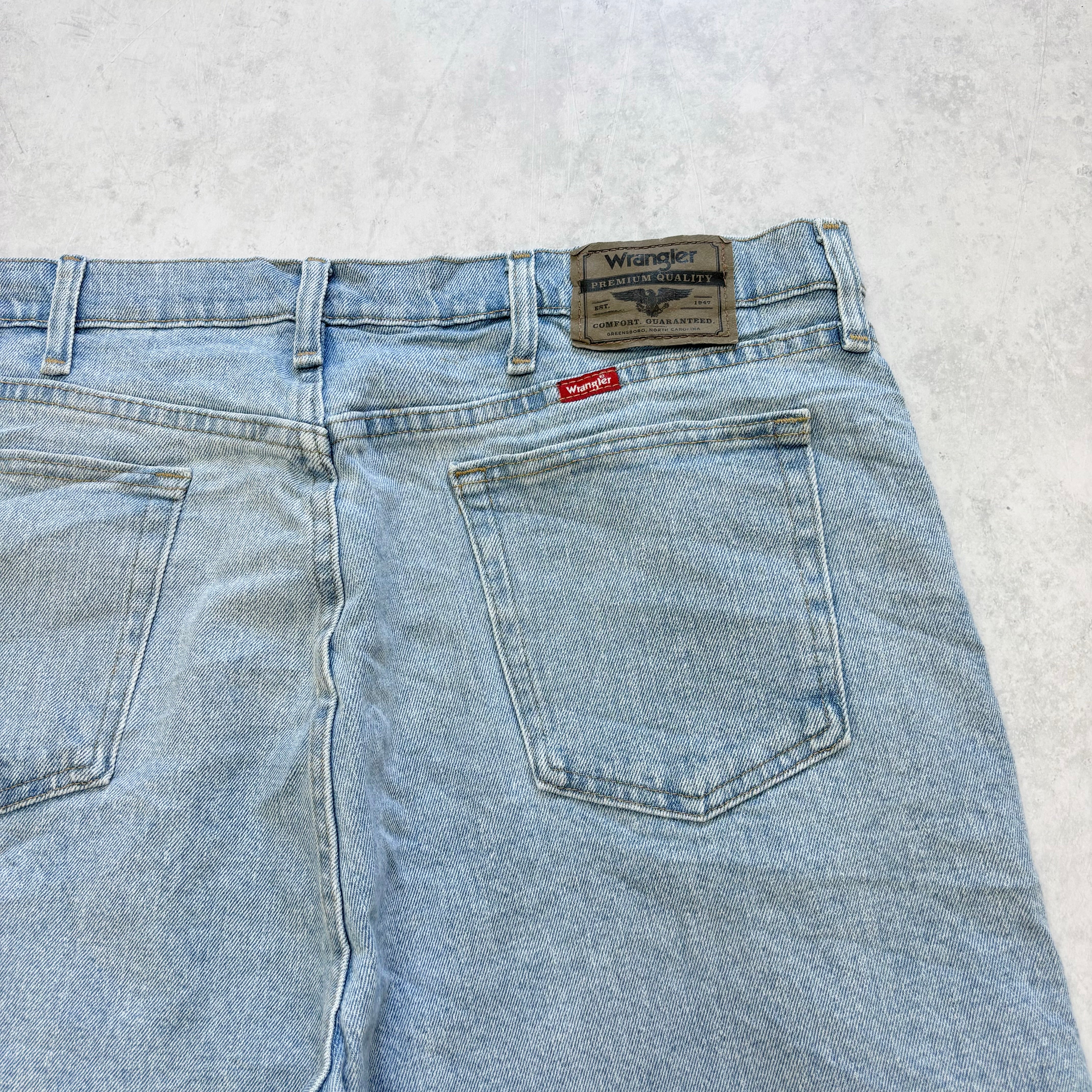 Vintage Wrangler Jorts W38 Mens Denim Shorts Light Blue Regular Fit.