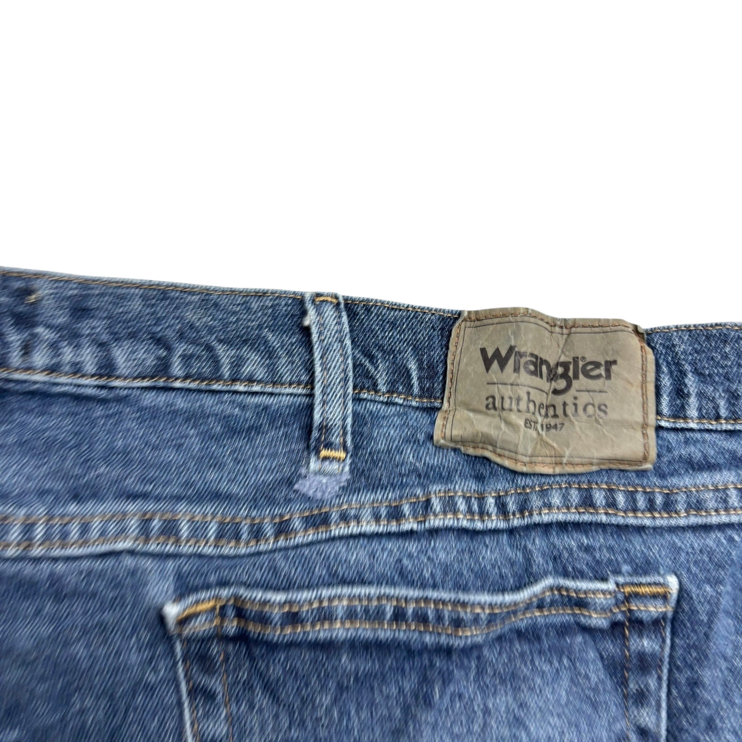 Wrangler Jeans W46 L30 Mens Mid Blue Relaxed Straight Fit Stretch Denim