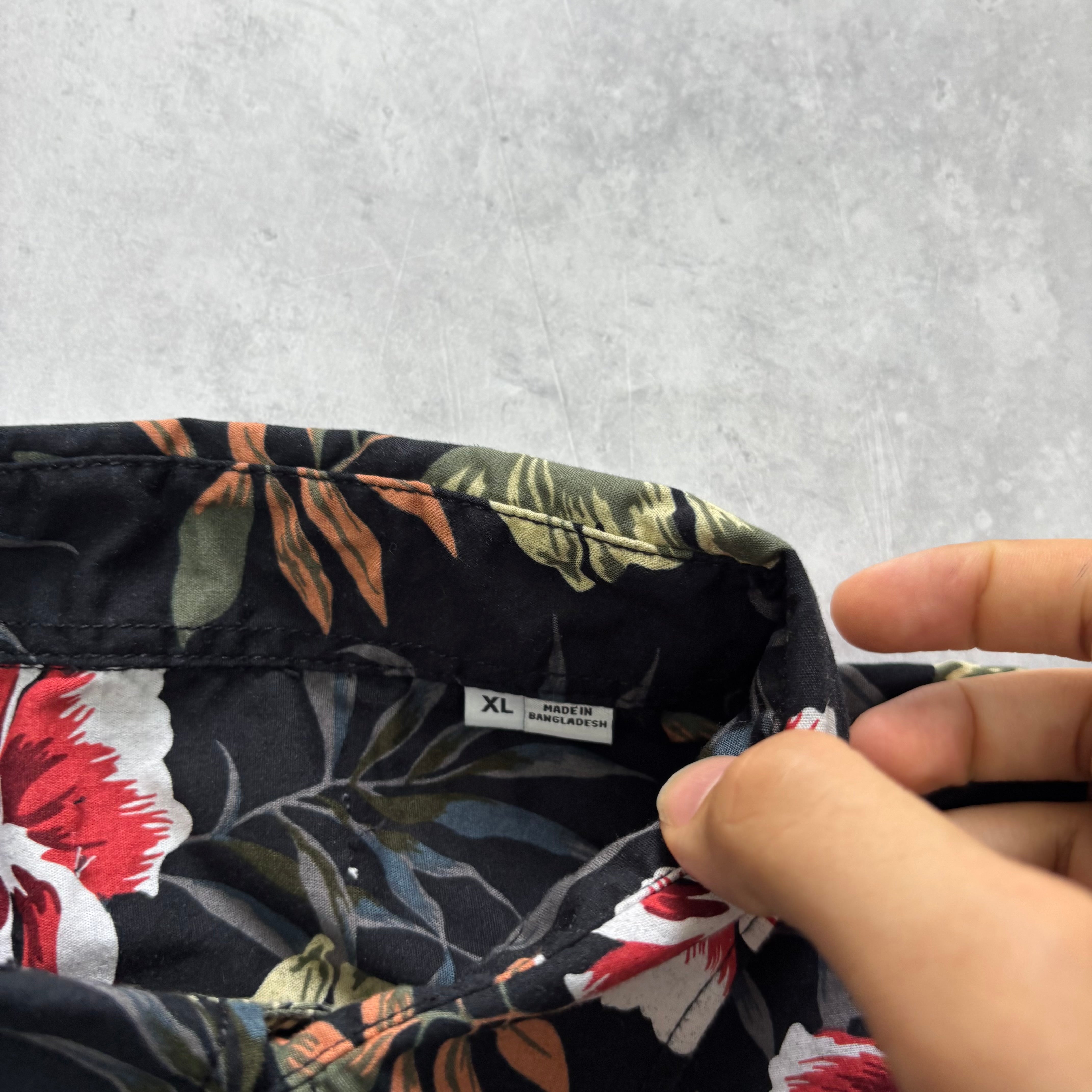 Hawaiian Shirt Mens XL Black Floral Aloha Short Sleeve Cotton (E)