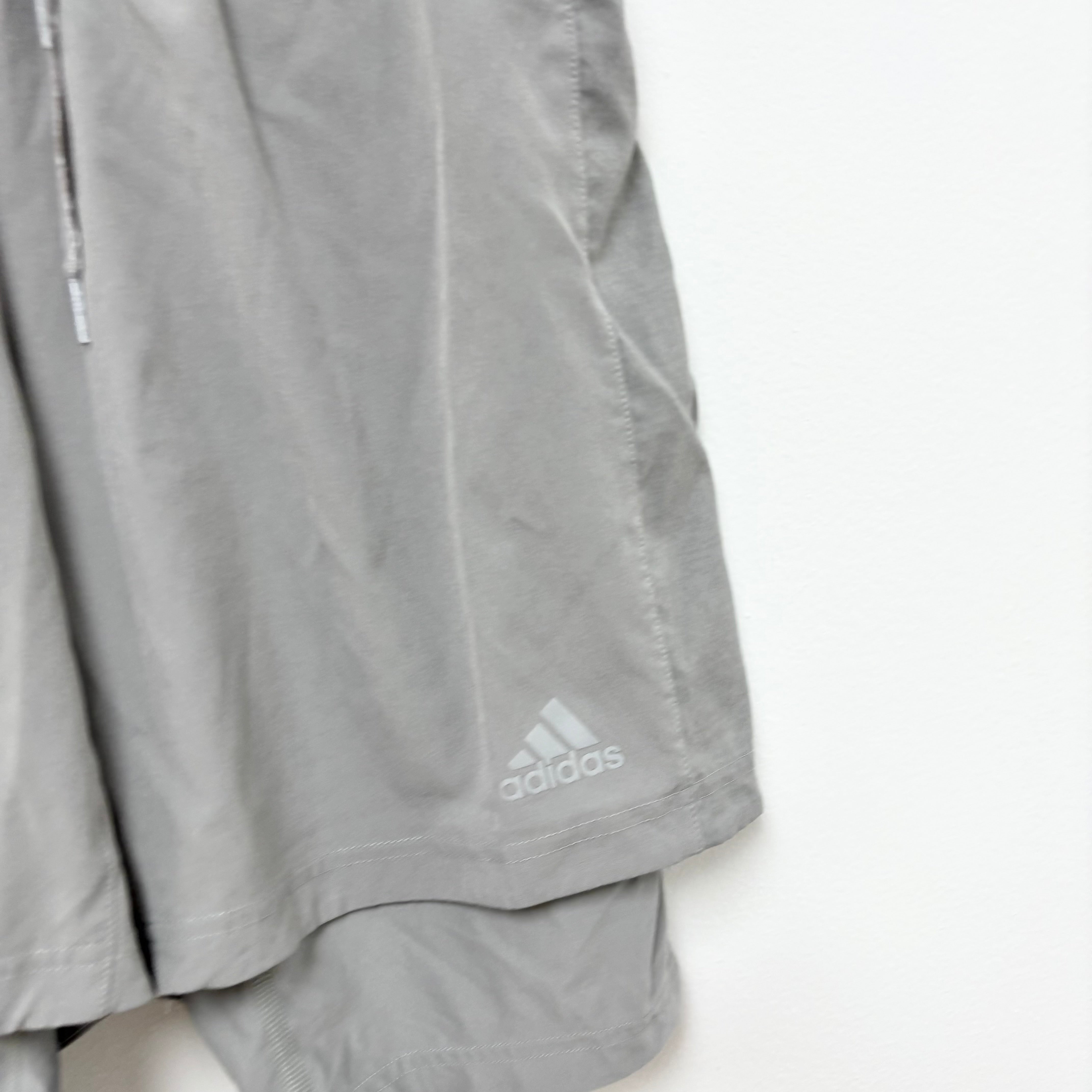 Adidas Shorts Mens Medium Grey Sports Running Gym Athletic Pockets (E)