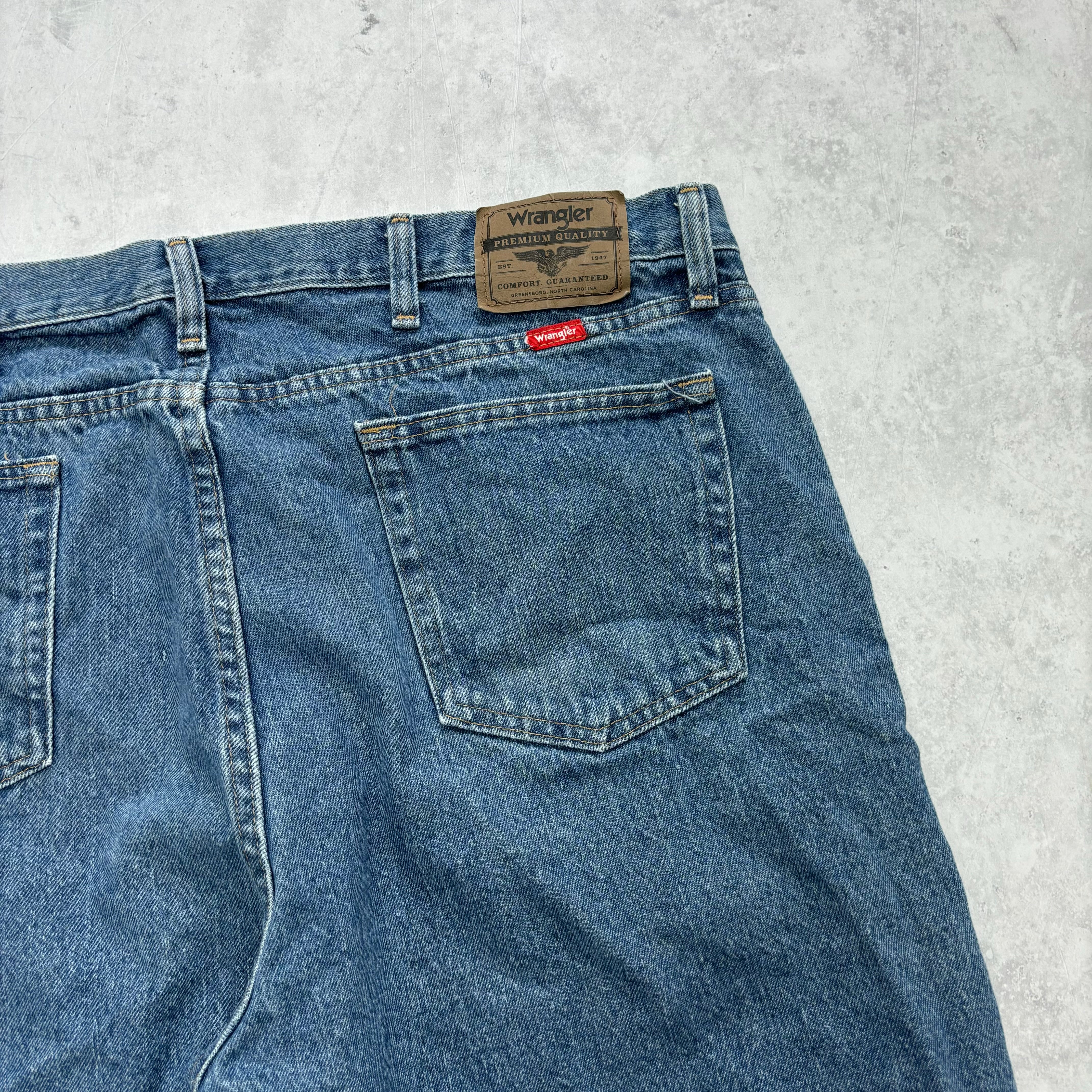 Vintage Wrangler Jorts W40 Mens Denim Shorts Mid Blue Baggy Relaxed Fit