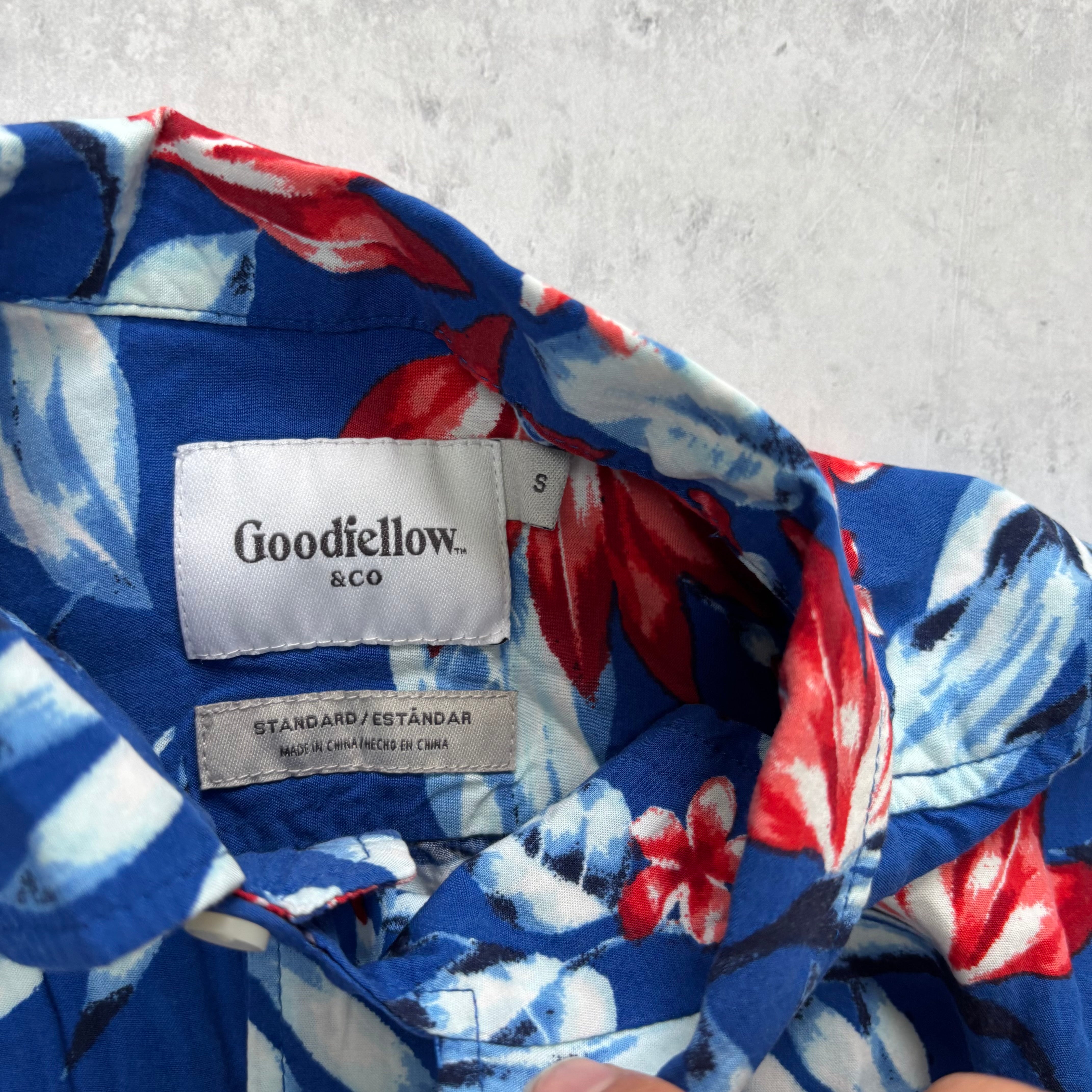 Hawaiian Shirt Mens Small Blue Floral Aloha Short Sleeve Rayon Regular Fit (E)