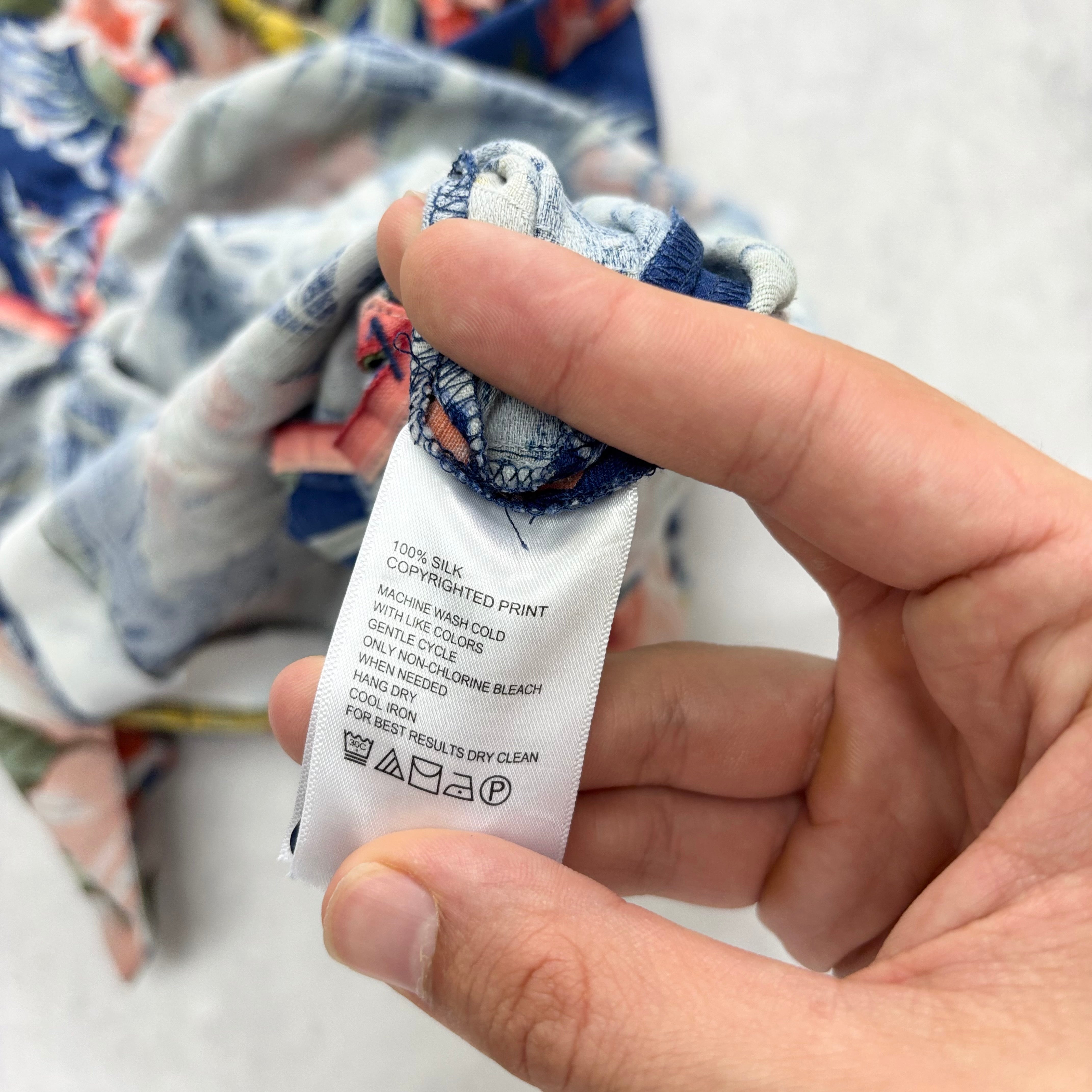 Tommy Bahama Hawaiian Shirt Mens Medium Blue Short Sleeve Silk (E)