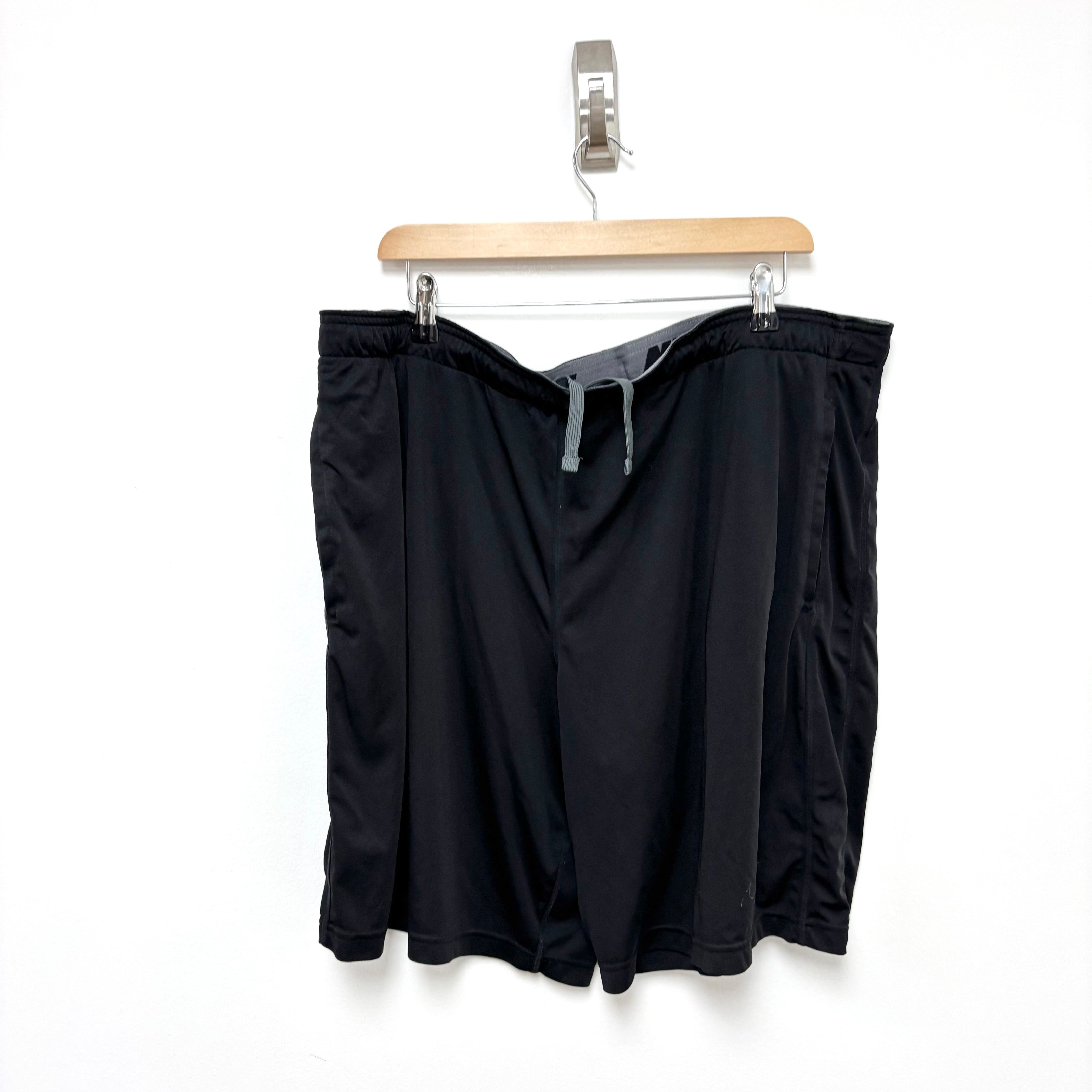 Nike Shorts Mens XL Black Dri Fit Running Sports Gym Athletic Pockets (E)