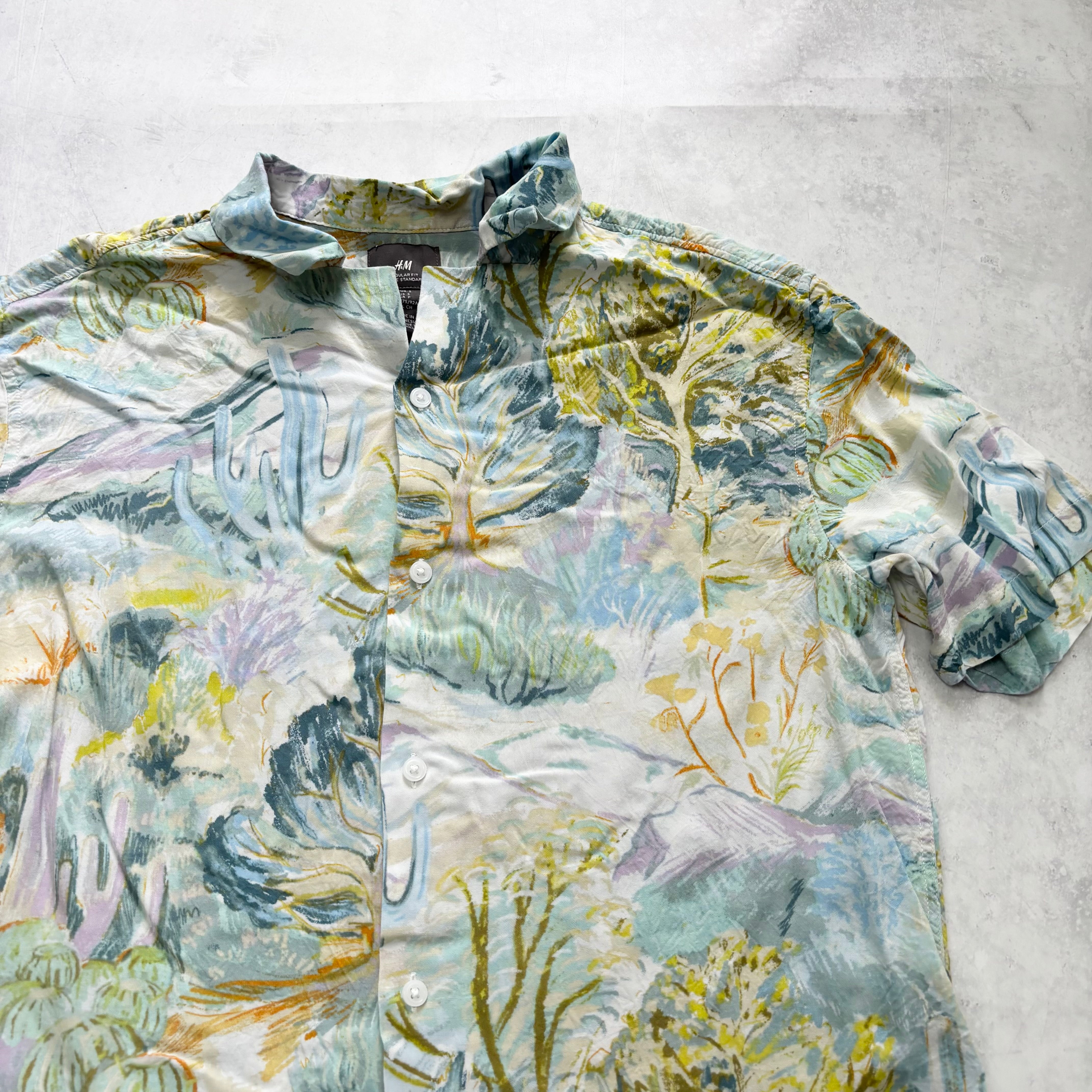 H&M Shirt Mens Small Multicoloured Art Abstract Painting Viscose (E)