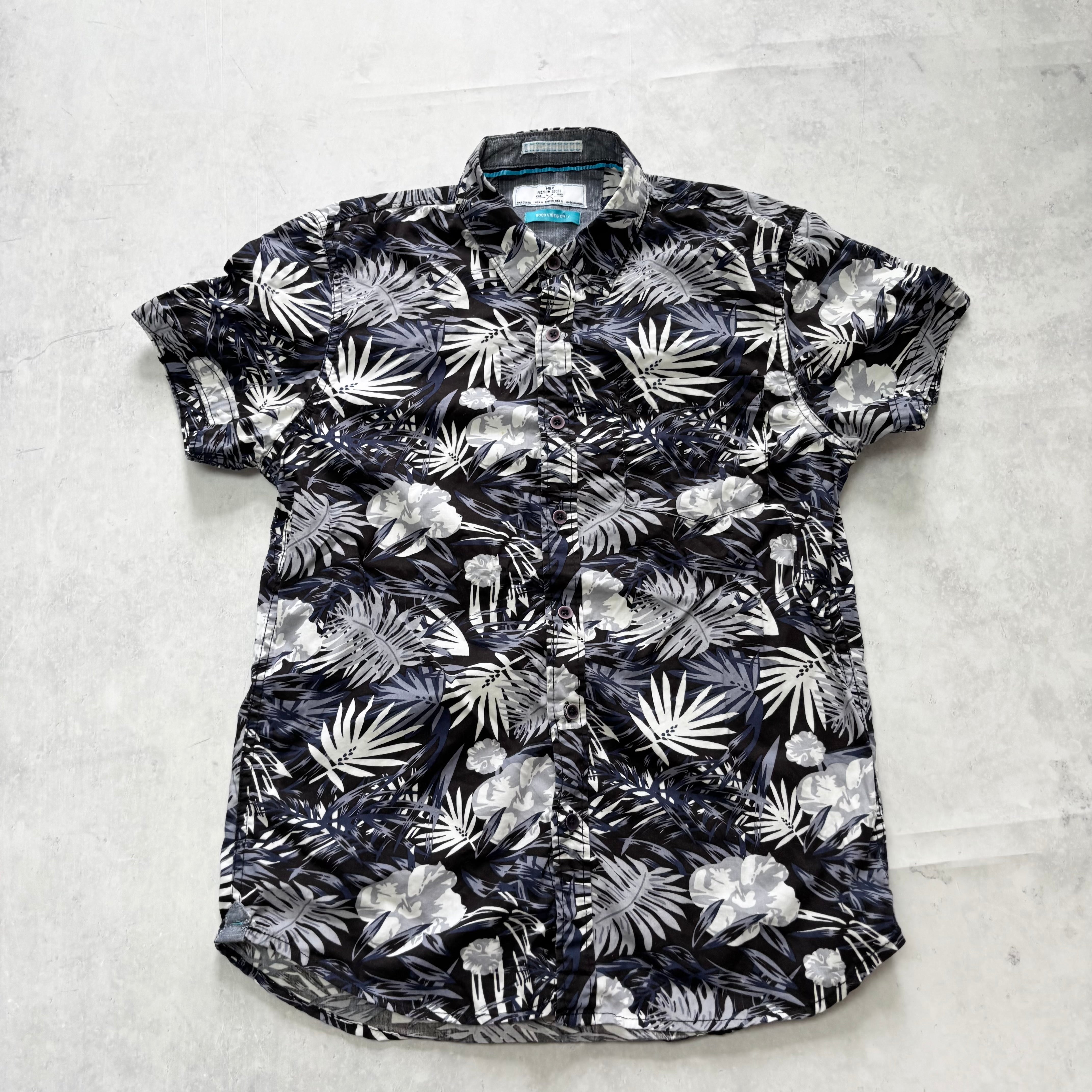 Hawaiian Shirt Mens Small Navy Floral Aloha Short Sleeve Cotton (E)