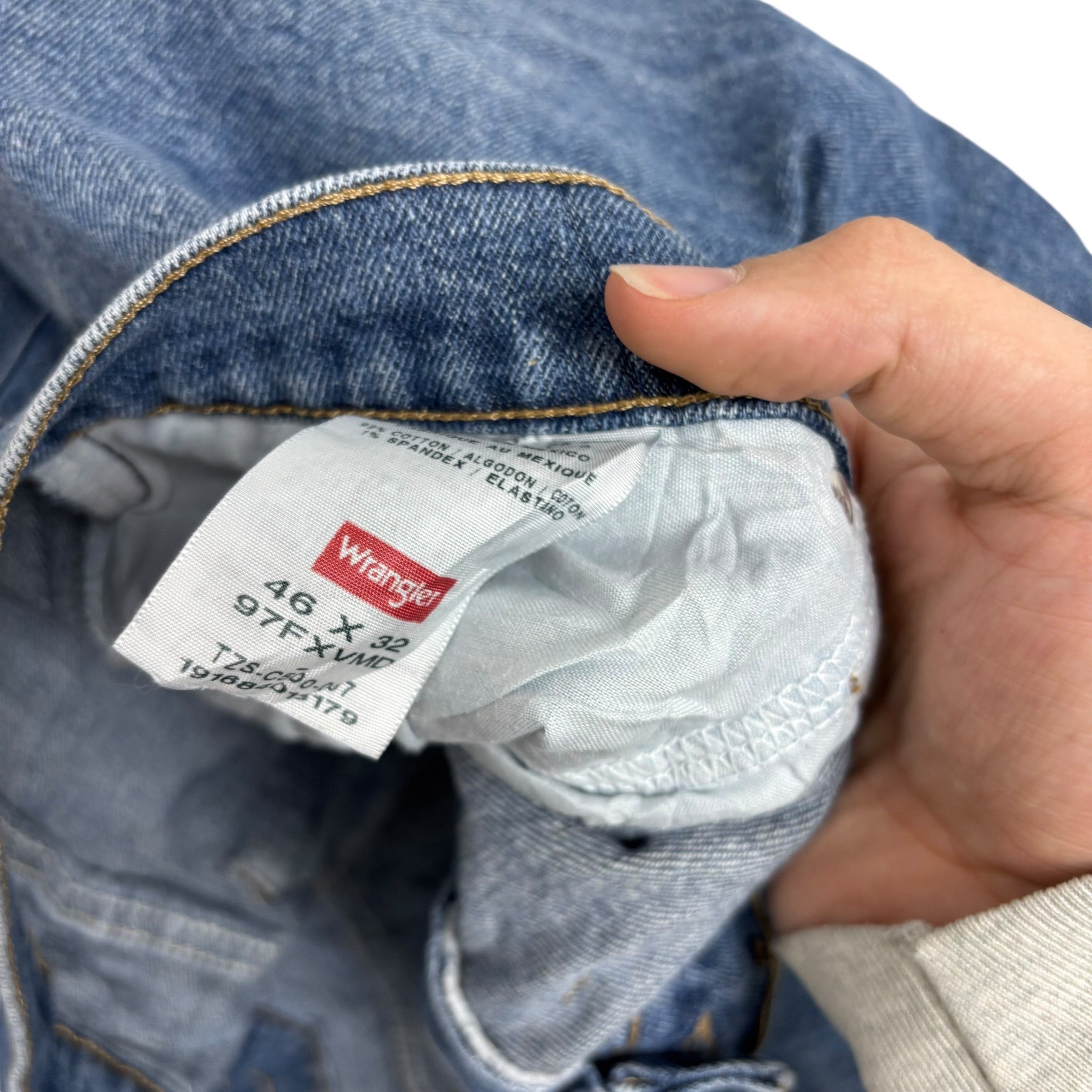 Wrangler Jeans W46 L32 Mens Mid Blue Relaxed Straight Fit Stretch Denim (E)