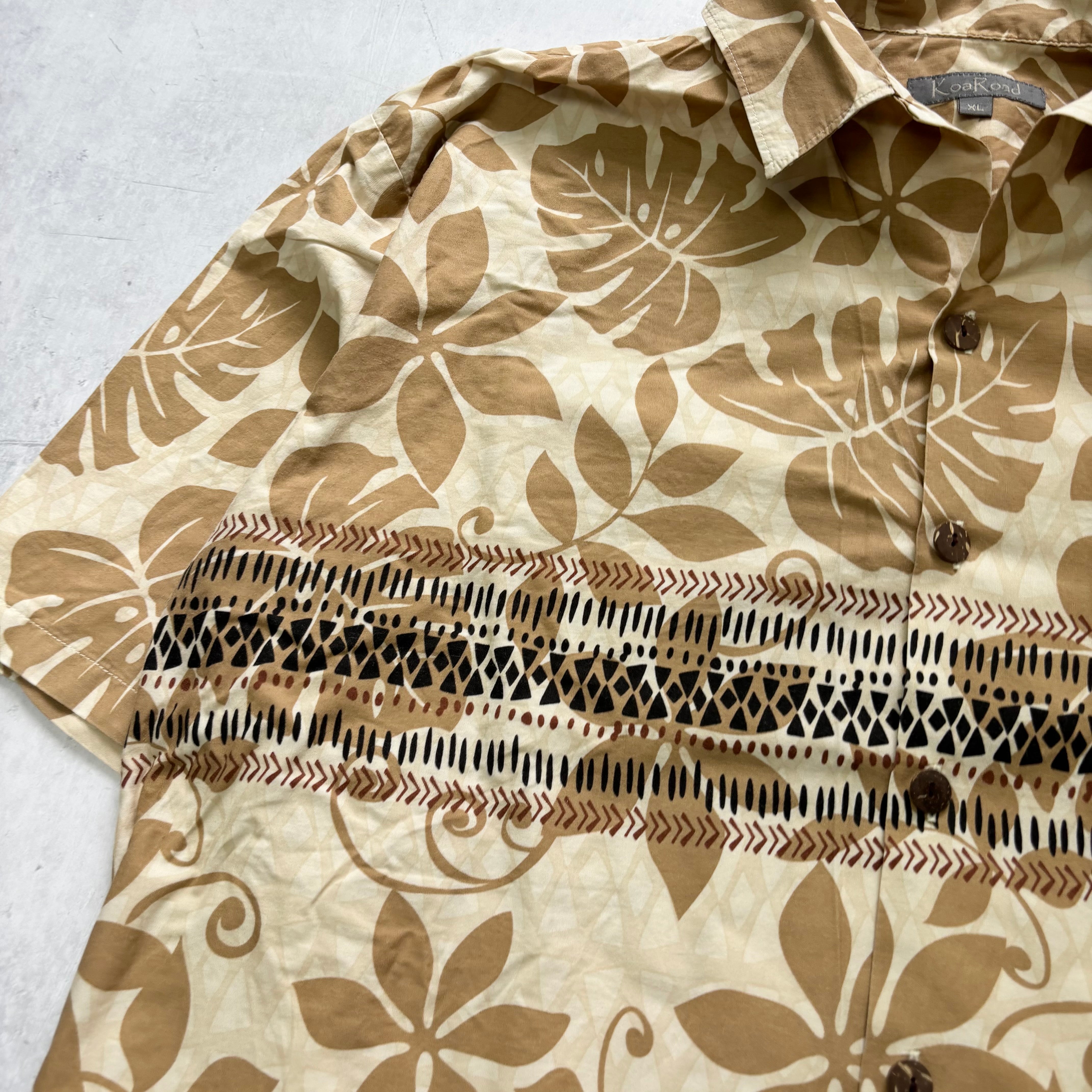 Vintage Hawaiian Shirt Mens XL Beige Tan Floral Aloha Short Sleeve (E)