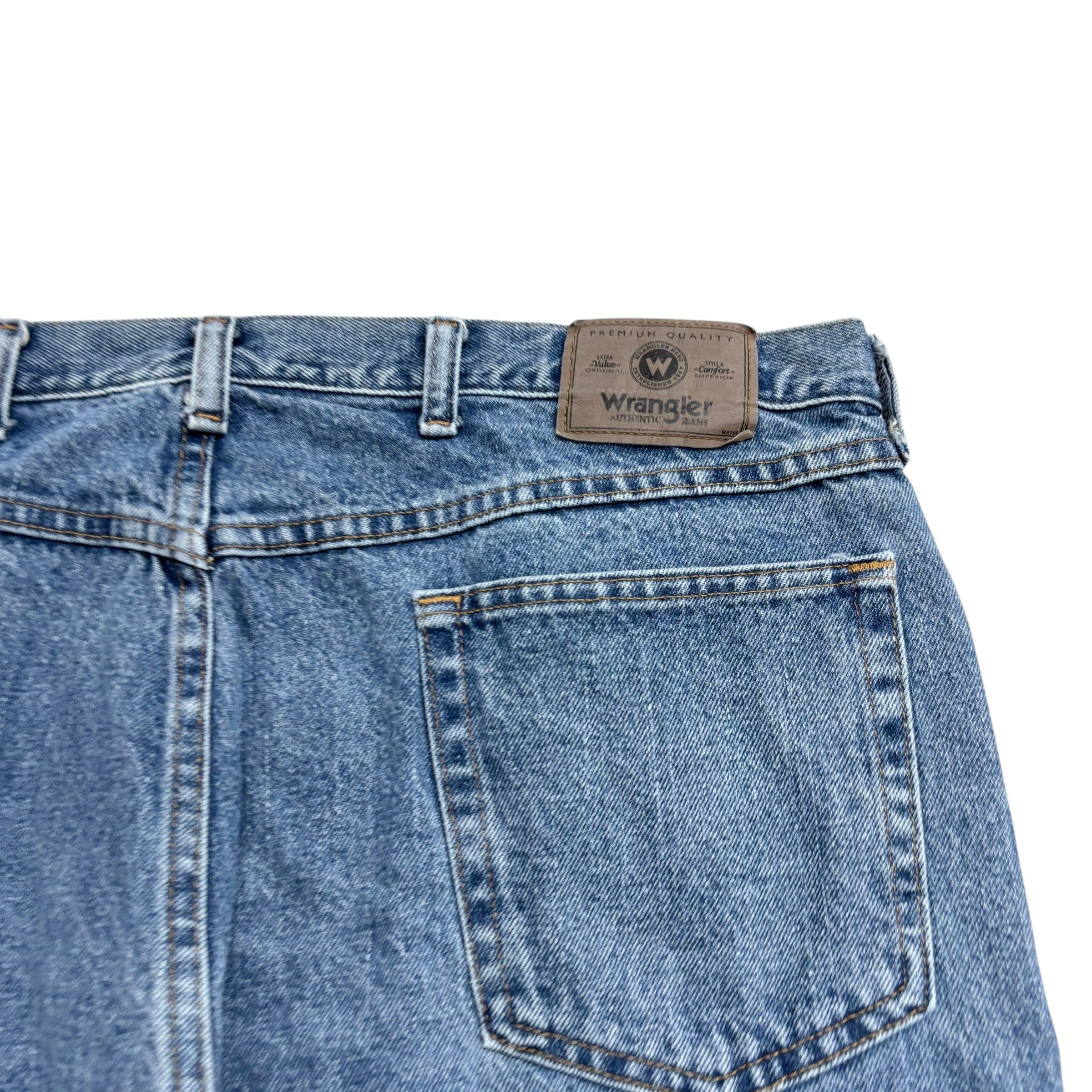 Wrangler Jeans W40 L30 Mens Mid Blue Relaxed Straight Fit Vintage Denim (E)