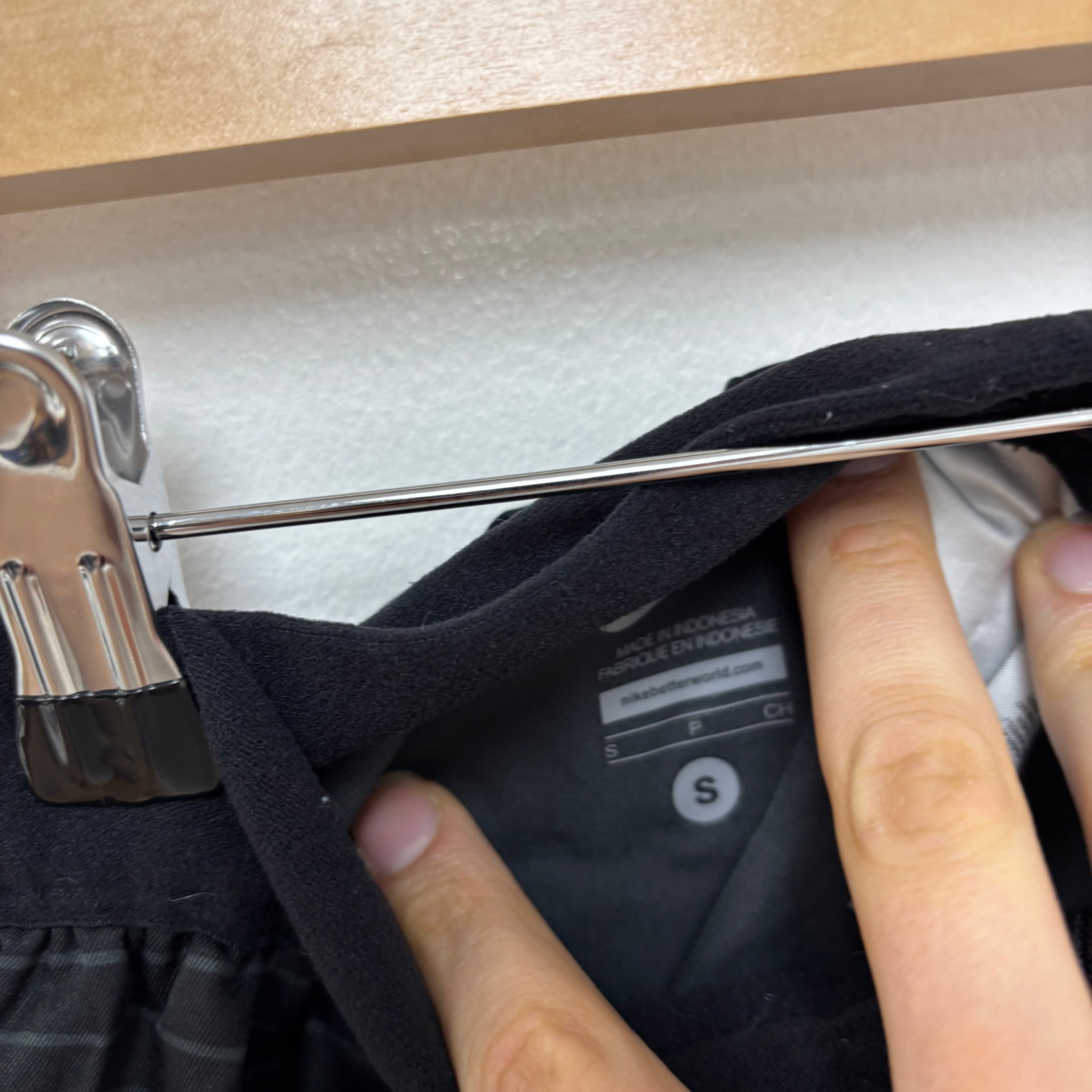 Nike Shorts Mens Small Black Running Sports Gym Athletic Pockets (E)