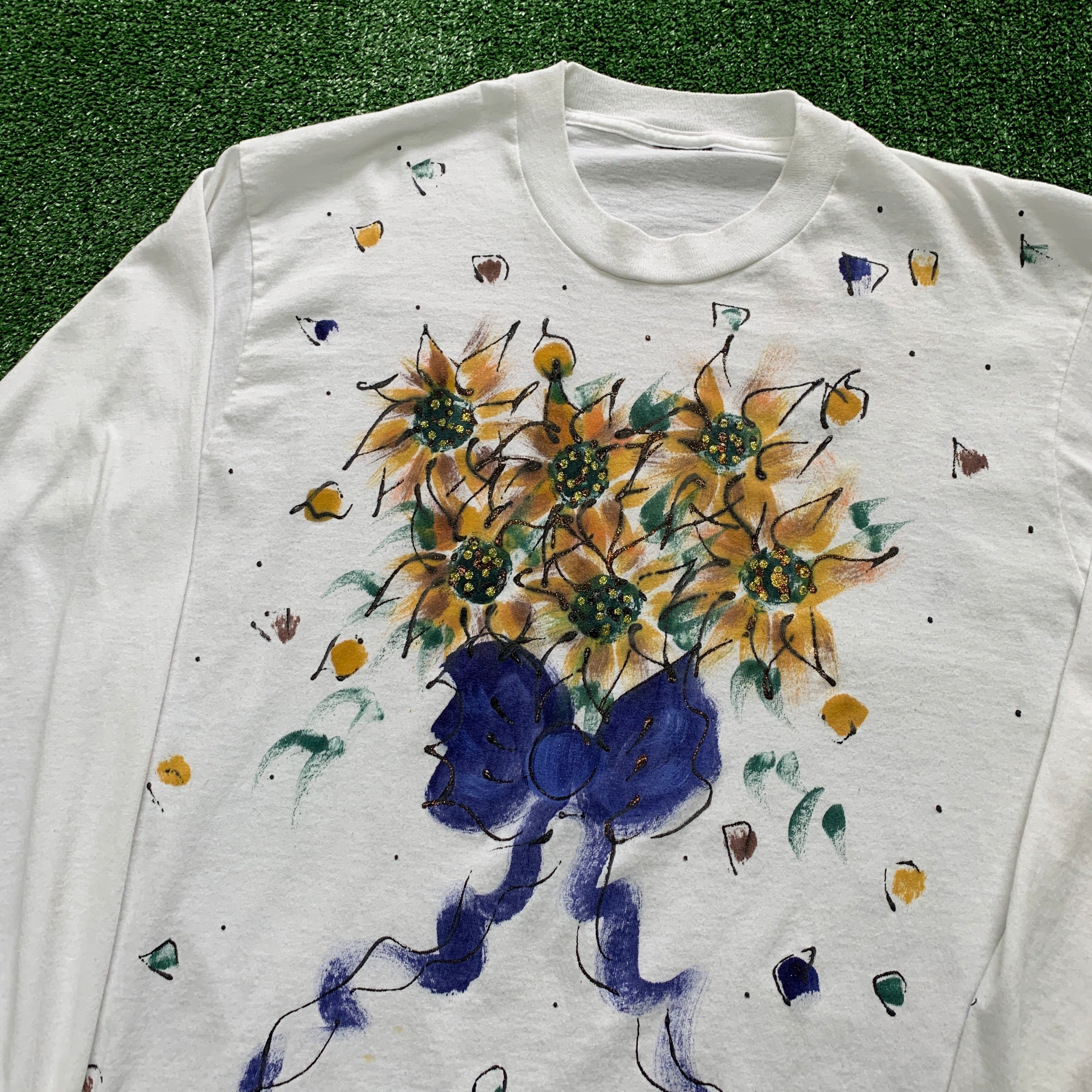 Vintage T Shirt Mens Medium White Single Stitch Graphic Print 90s USA Flowers