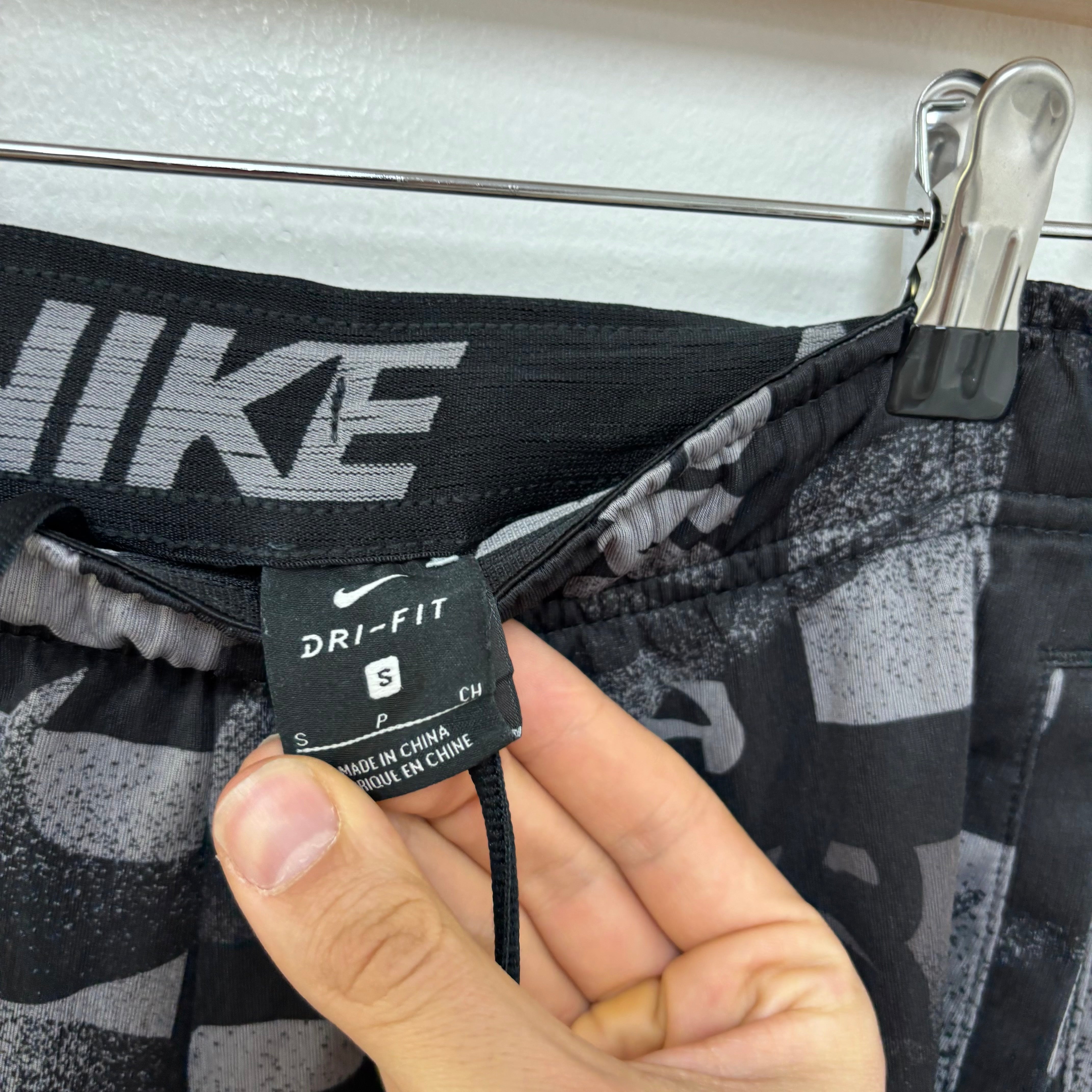 Nike Shorts Mens Small Grey Dri Fit Running Sports Gym Athletic Pockets