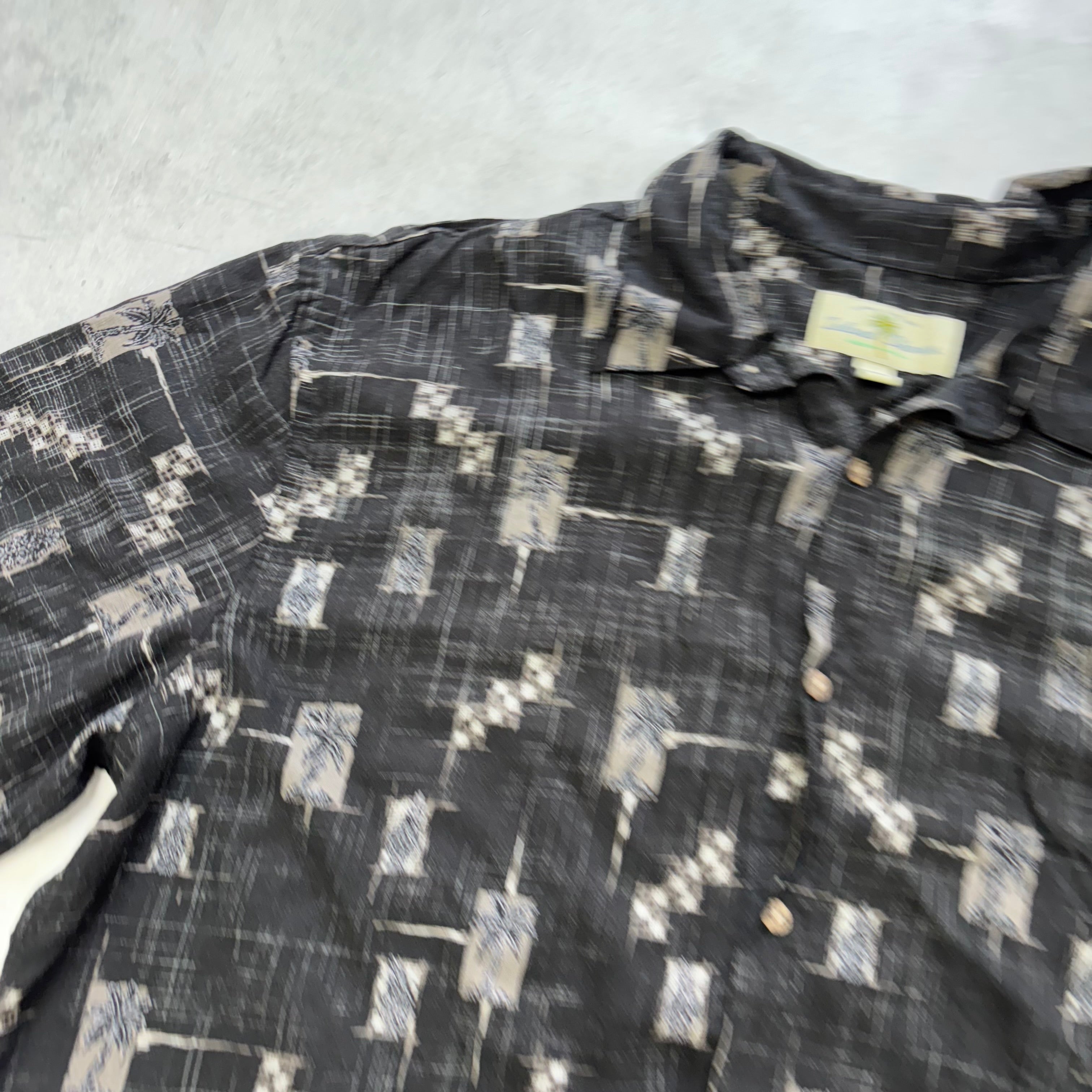 Vintage Hawaiian Shirt Mens XL Black Floral Aloha Short Sleeve Rayon (E)