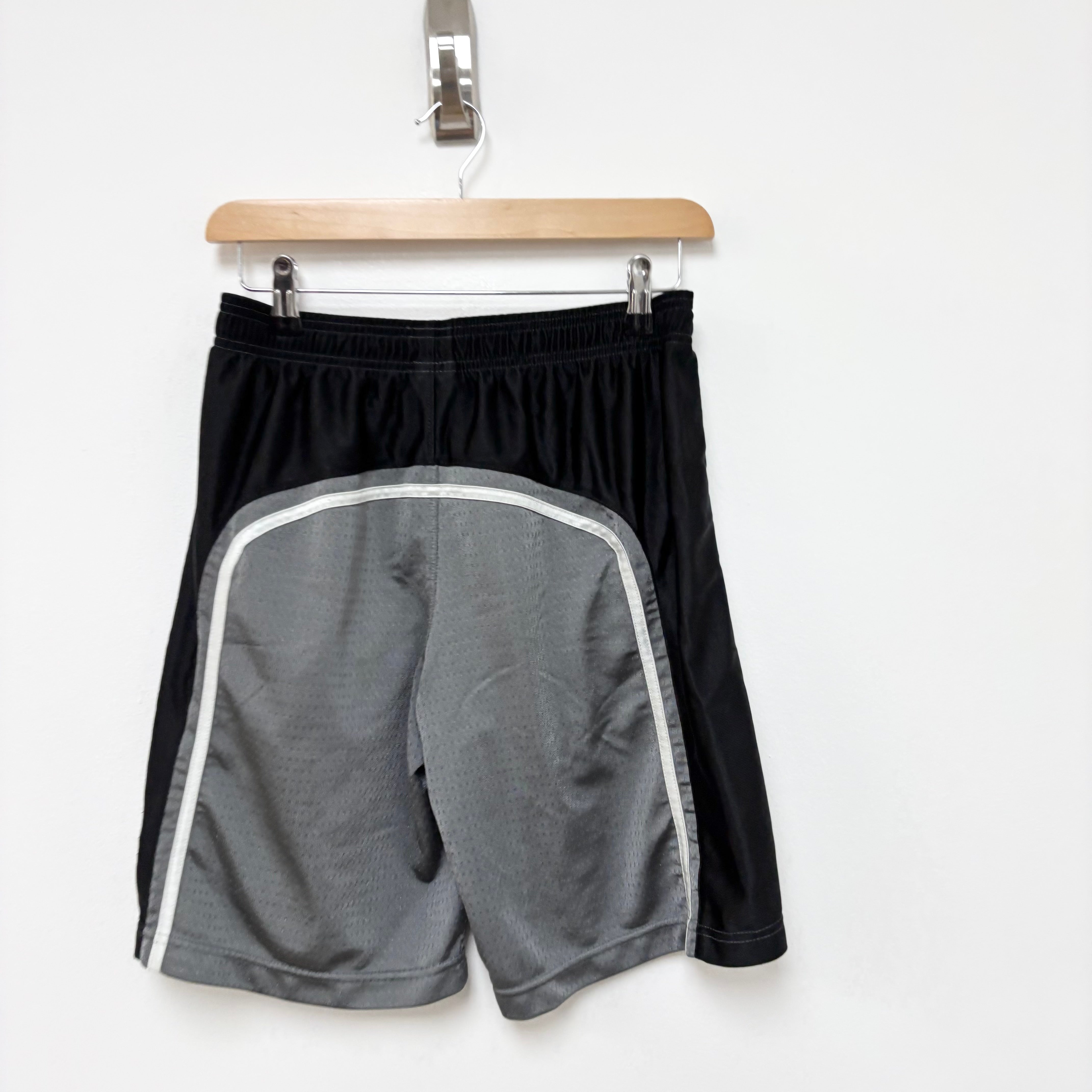 Nike Shorts Womens Medium Grey Basketball Running Sports Vintage Pockets (E)