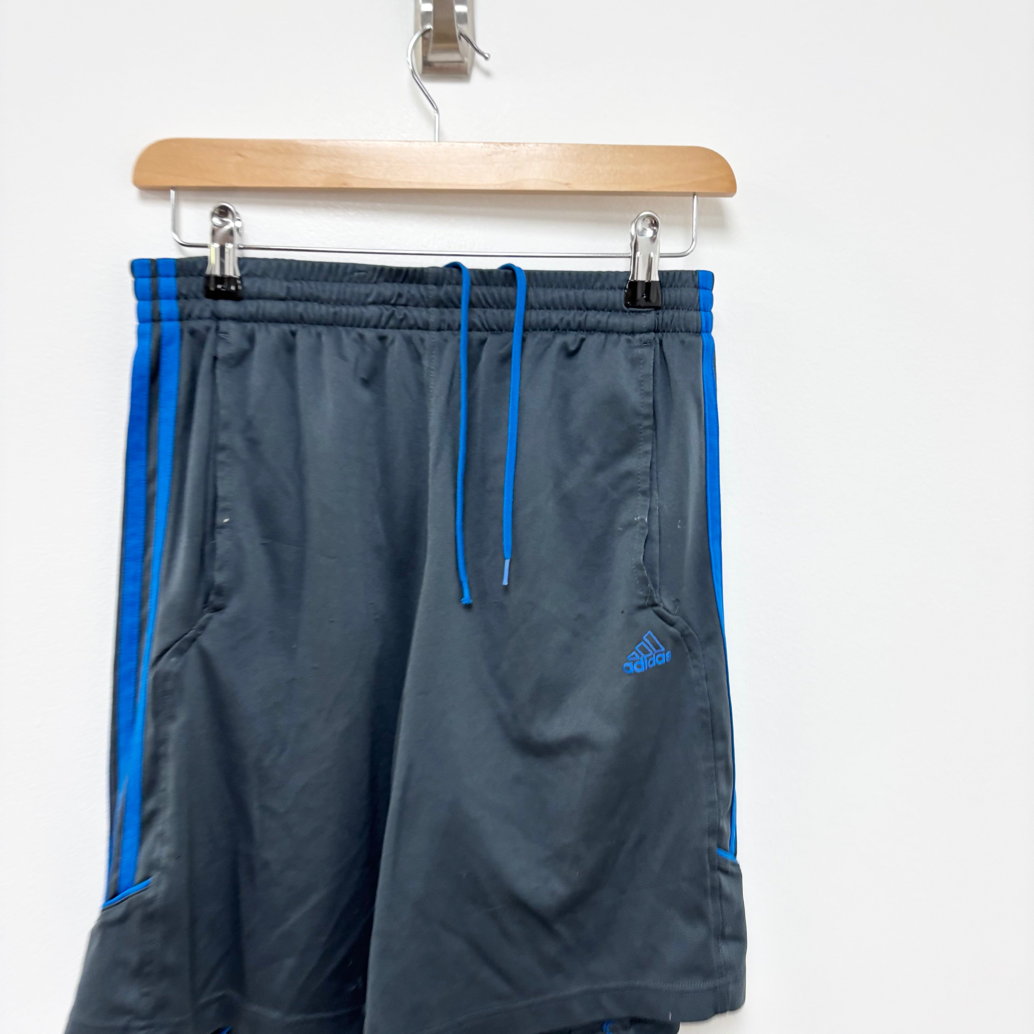 Adidas Shorts Mens Small Grey Sports Running Gym Athletic Pockets (F)