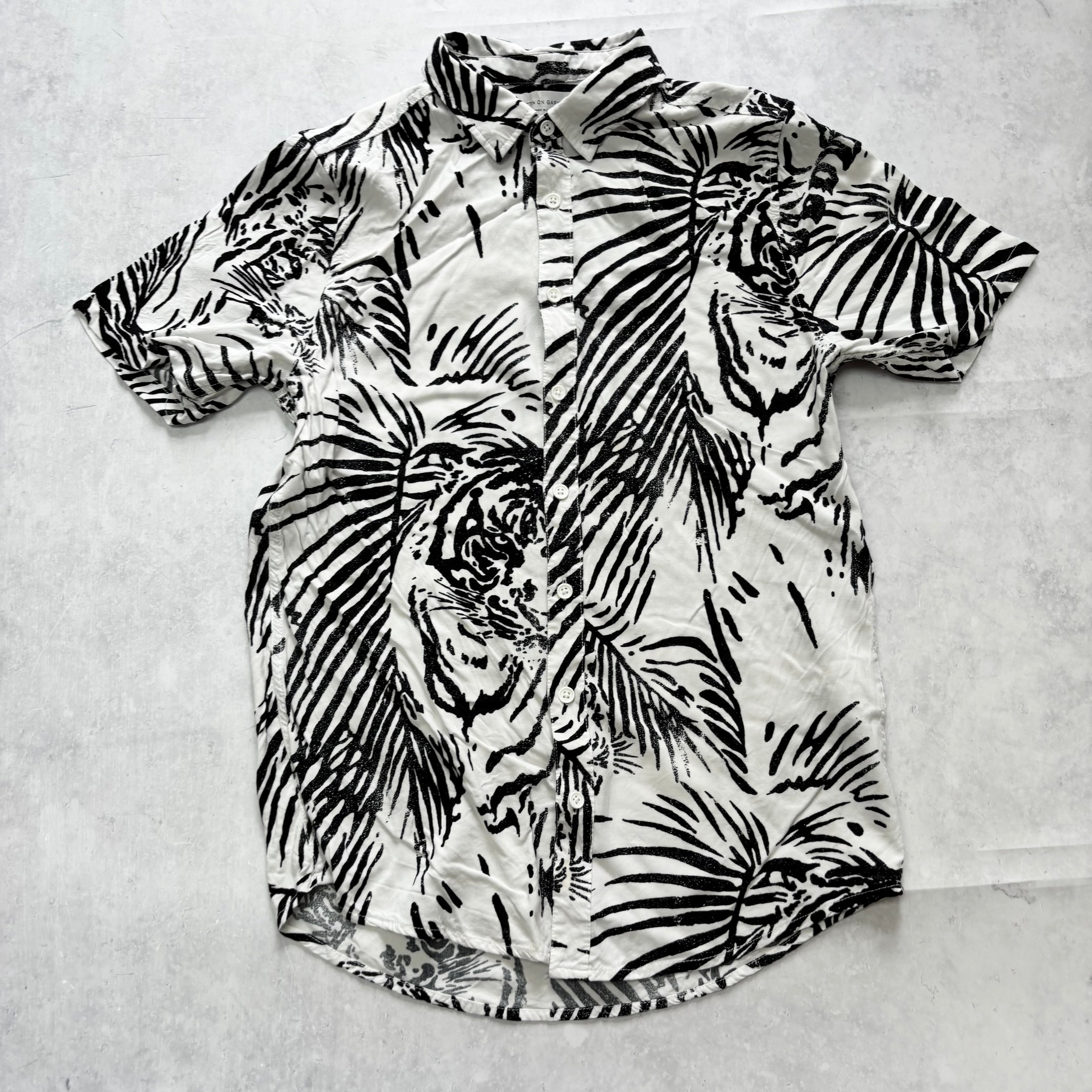 Hawaiian Shirt Mens Small White Floral Aloha Short Sleeve Viscose (E)