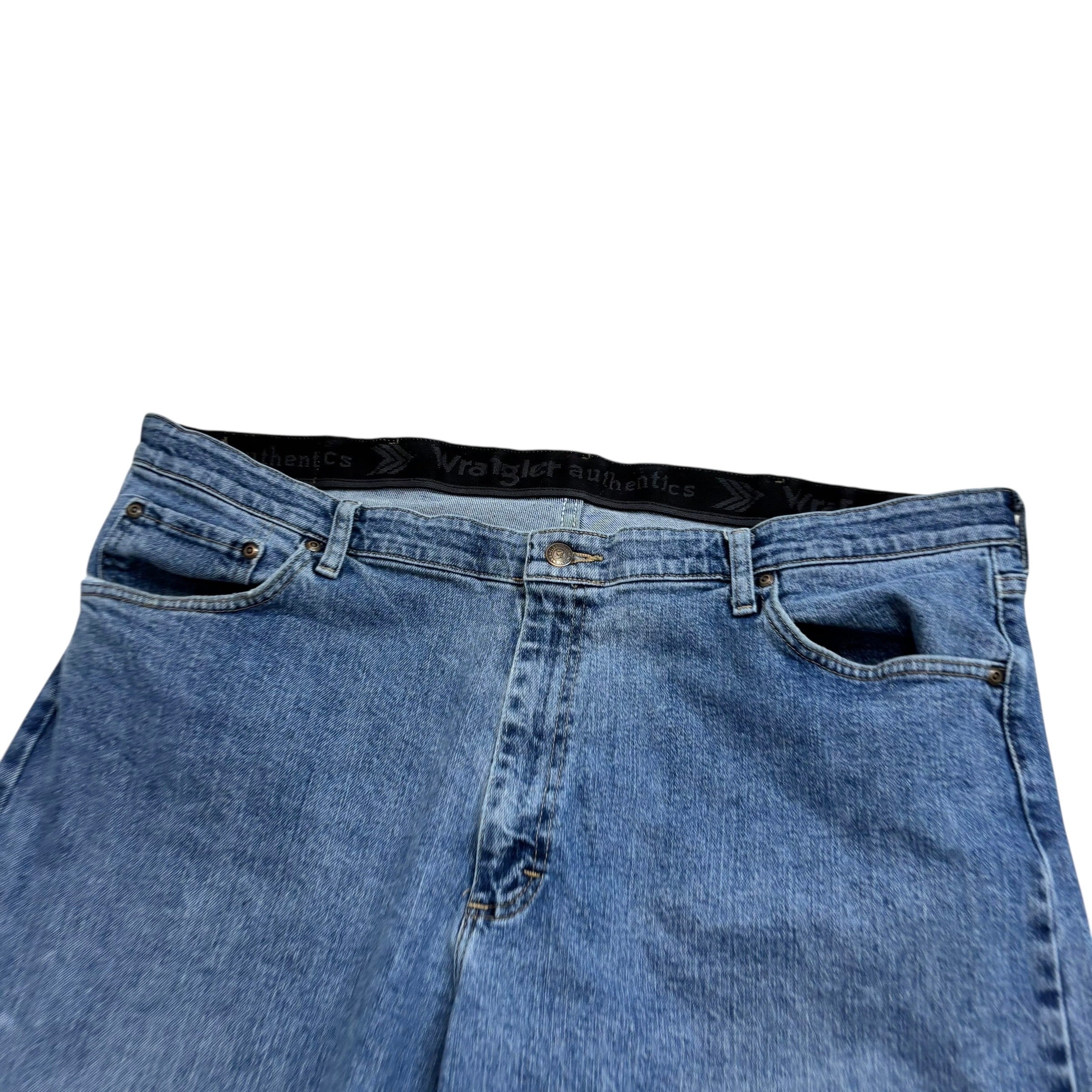 Wrangler Jeans W42 L29 Mens Mid Blue Relaxed Straight Fit Stretch Denim