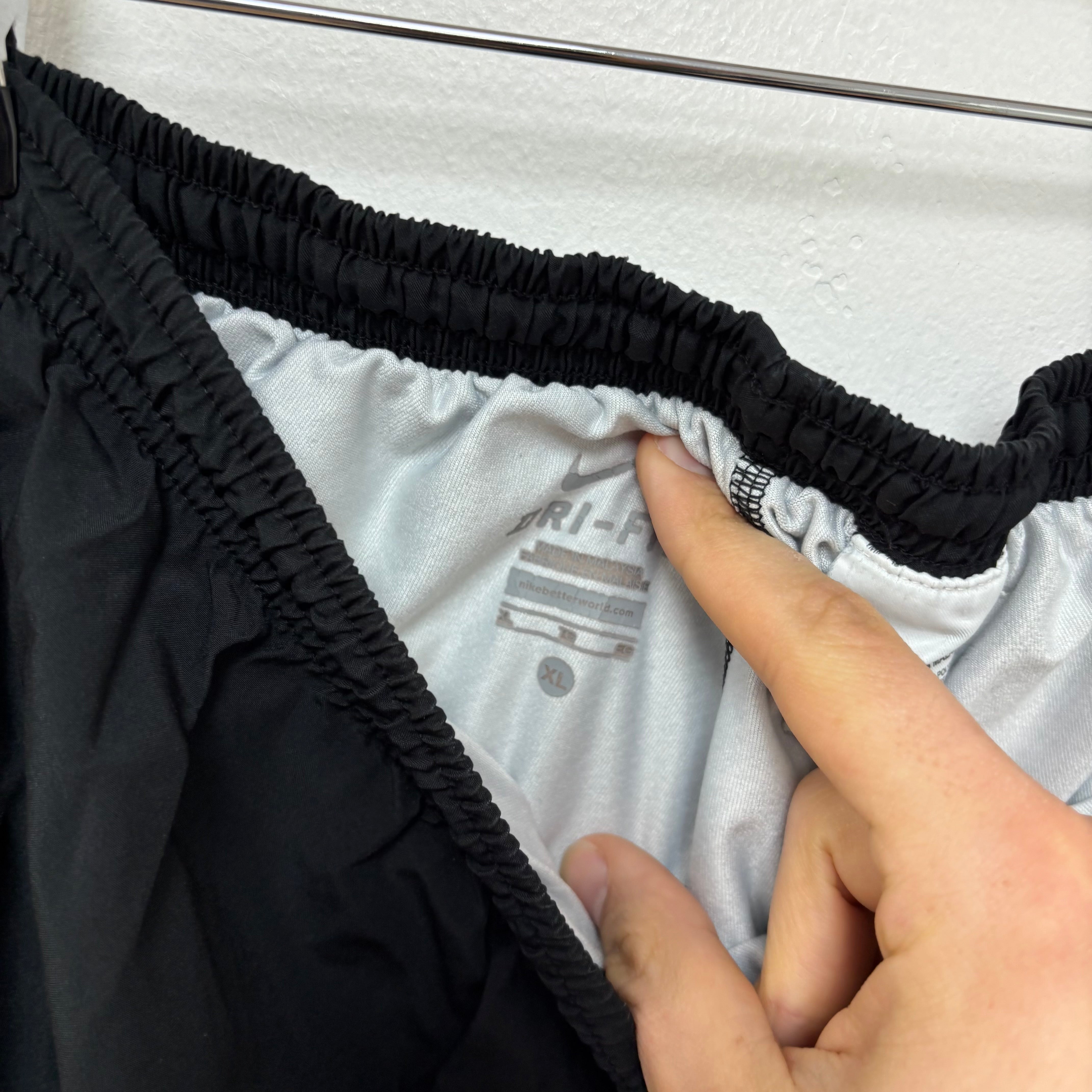 Nike Shorts Womens XL Black Dri Fit Running Sports Gym Athletic (E)