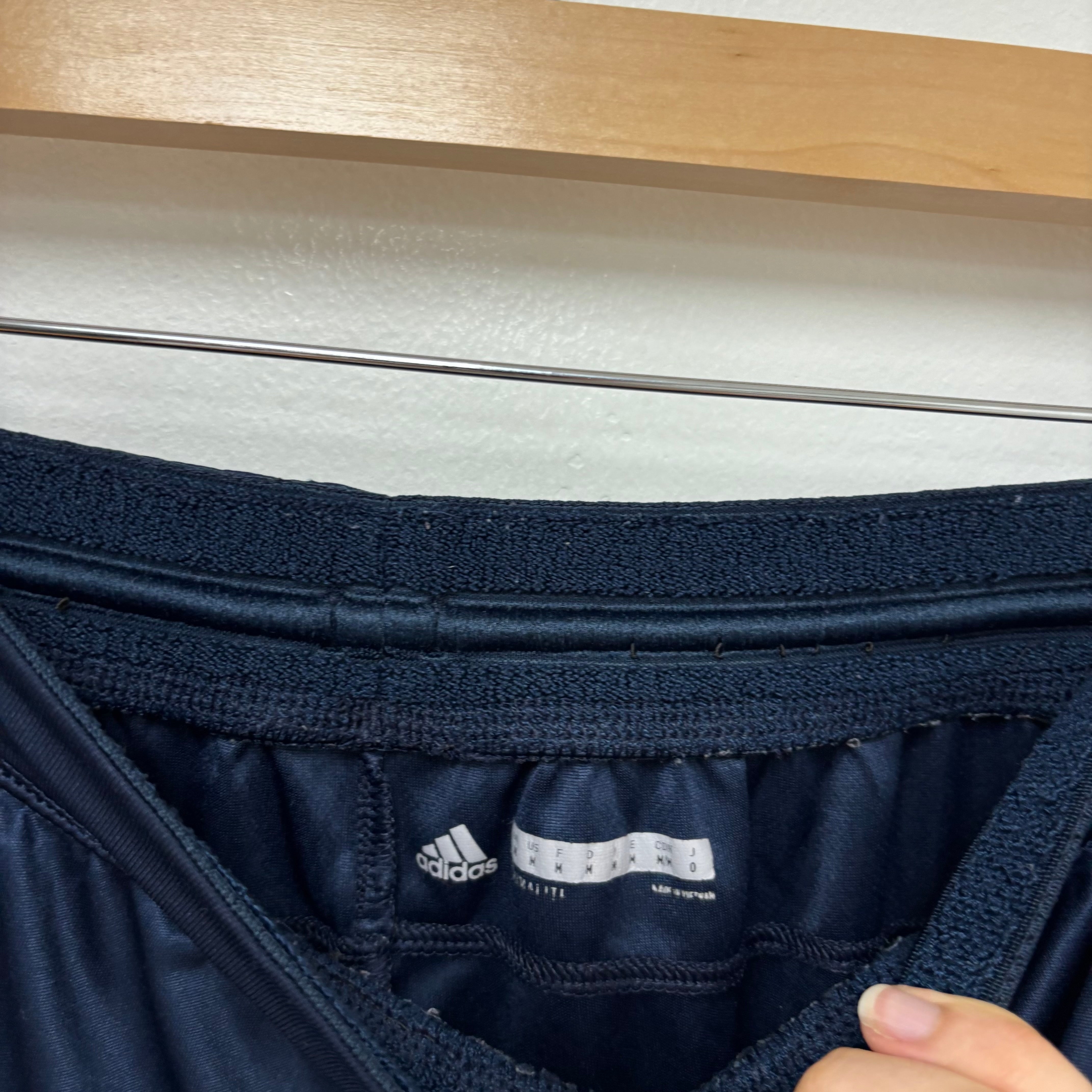 Adidas Shorts Mens Medium Navy Blue Sports Running Gym Athletic Pockets (E)