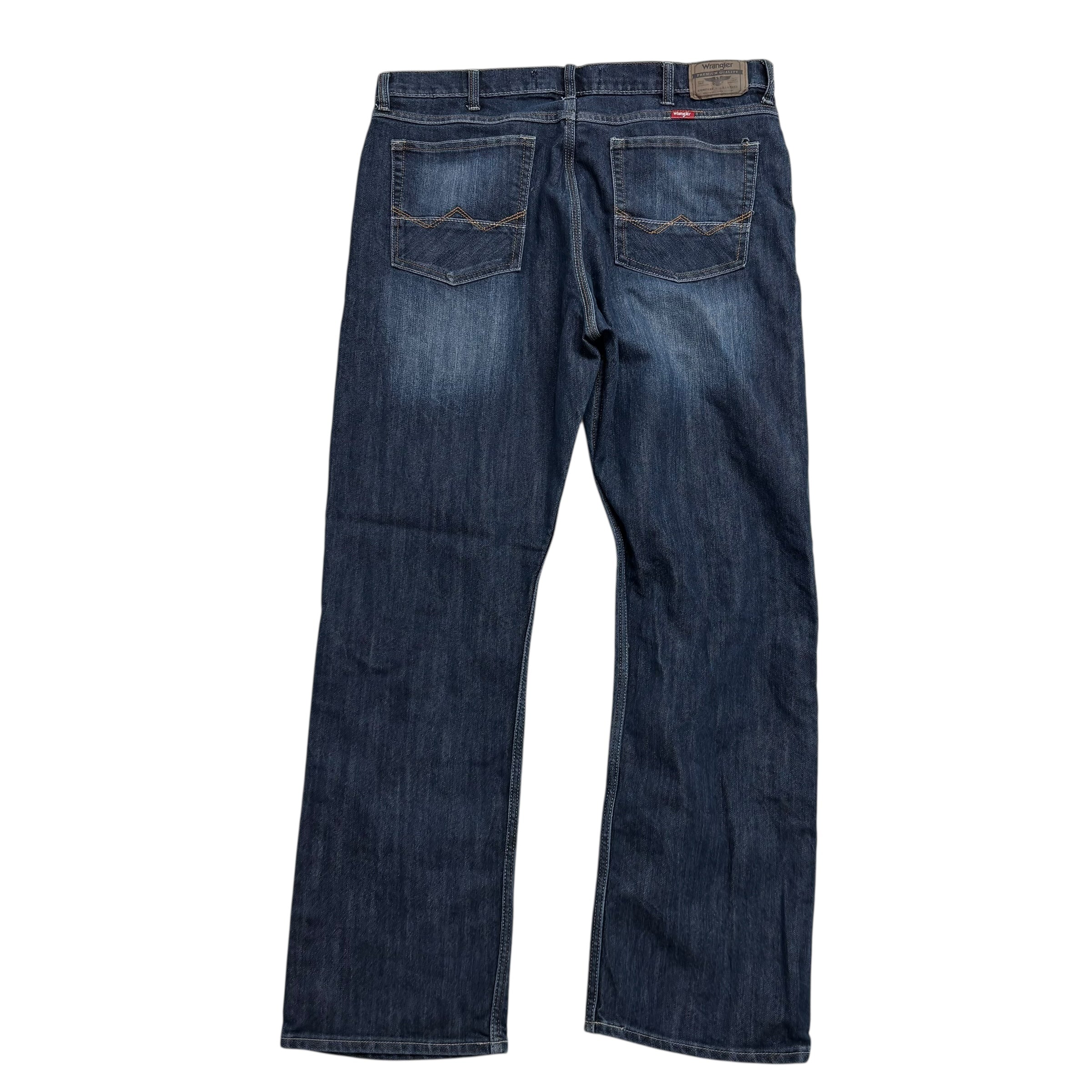 Wrangler Jeans W38 L32 Mens Dark Blue Relaxed Bootcut Fit Vintage Denim (E)