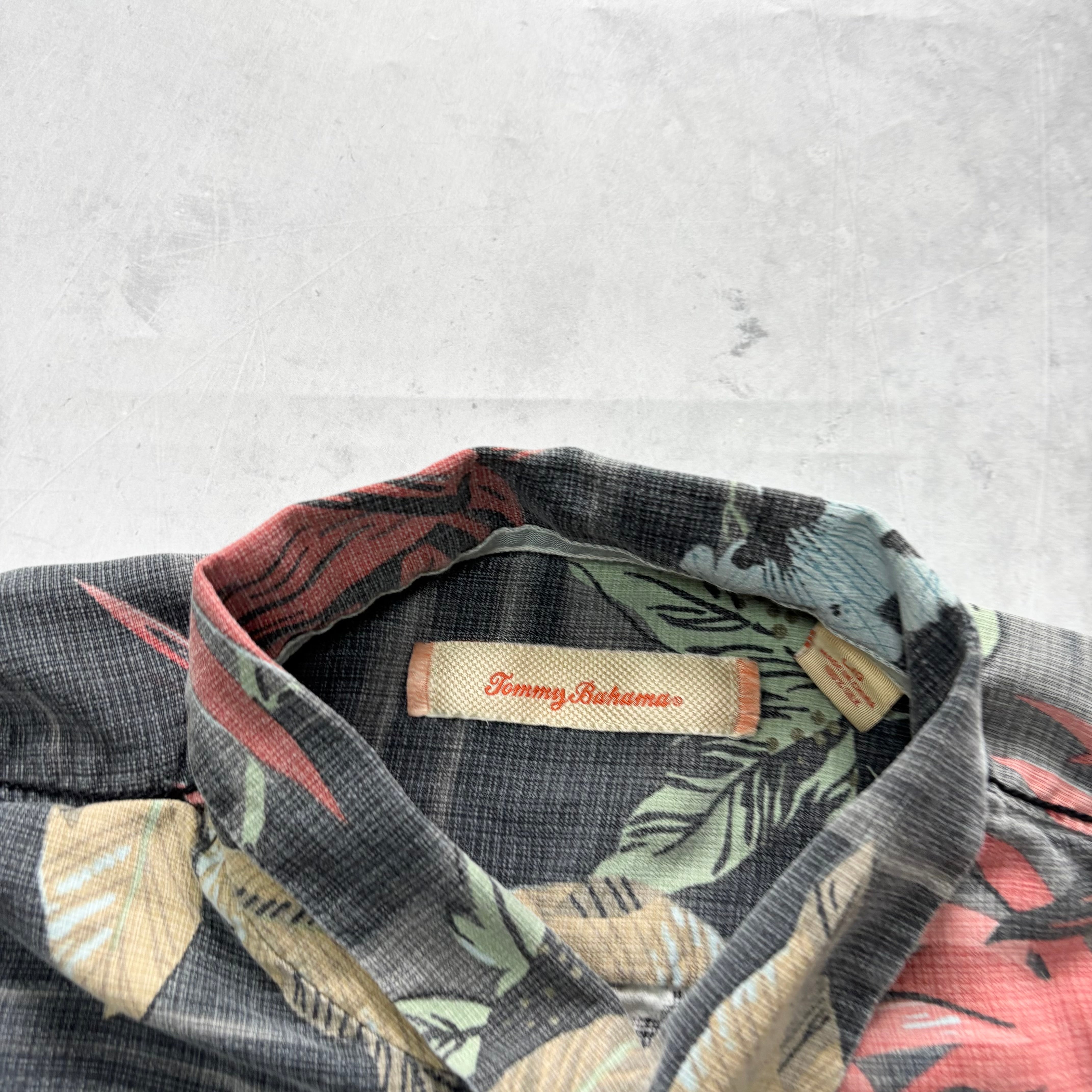 Vintage Hawaiian Shirt Mens Large Grey Floral Aloha Short Sleeve Silk