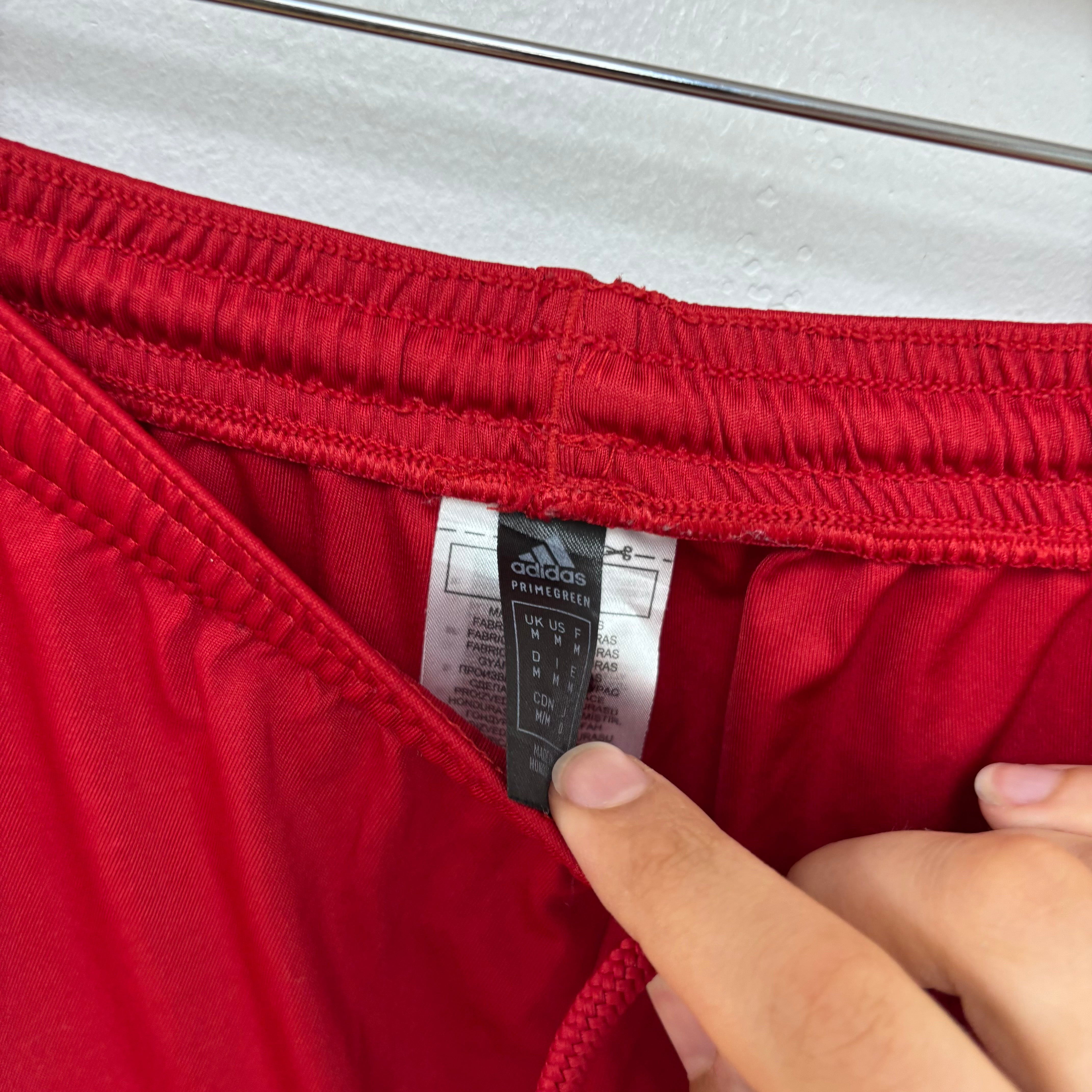 Adidas Shorts Mens Medium Red Sports Running Gym Athletic Aeroready (E)