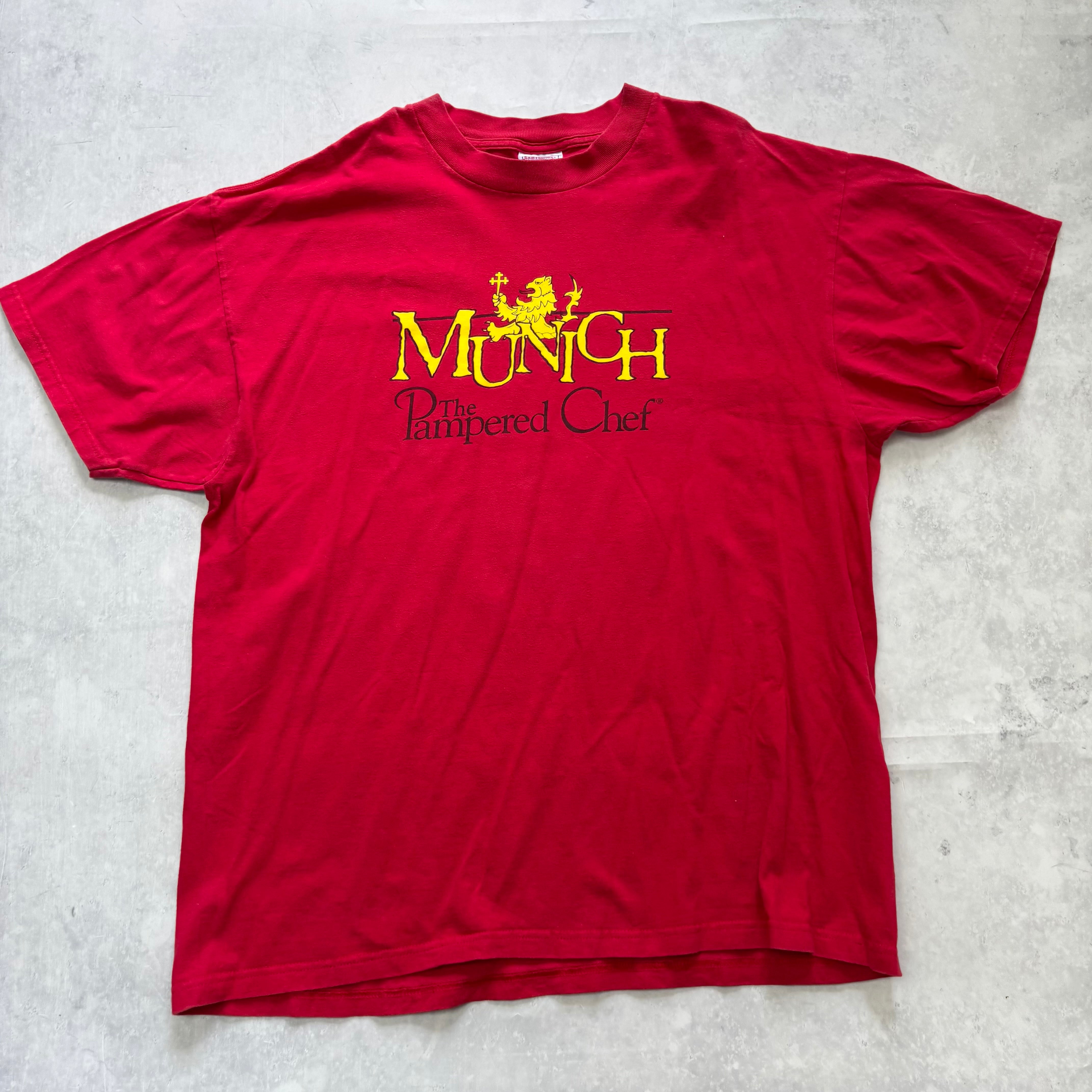 Vintage T Shirt Mens XL Red Graphic Print 90s Munich Tourist (E)