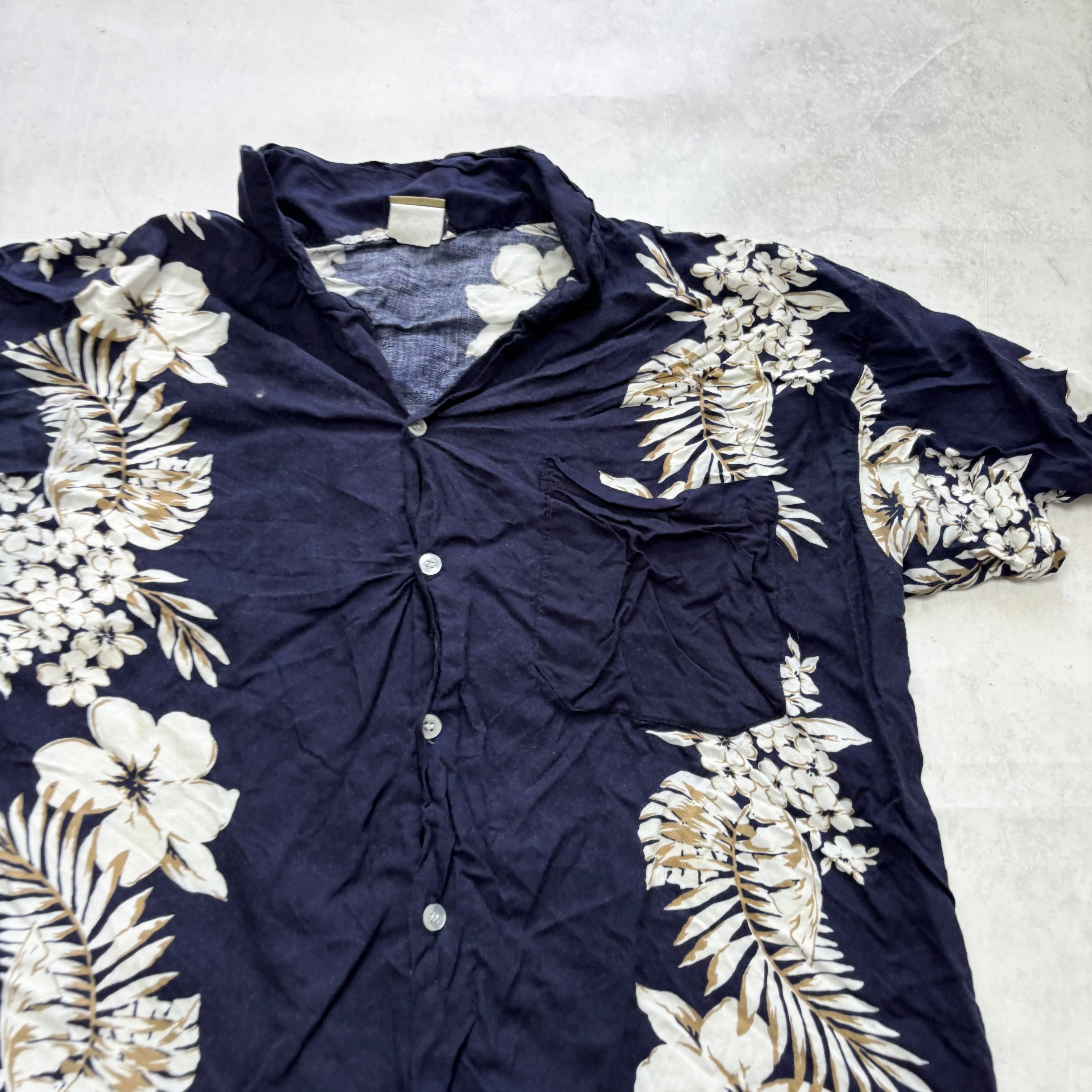 Hawaiian Shirt Mens Medium Navy Blue Floral Aloha Short Sleeve Rayon