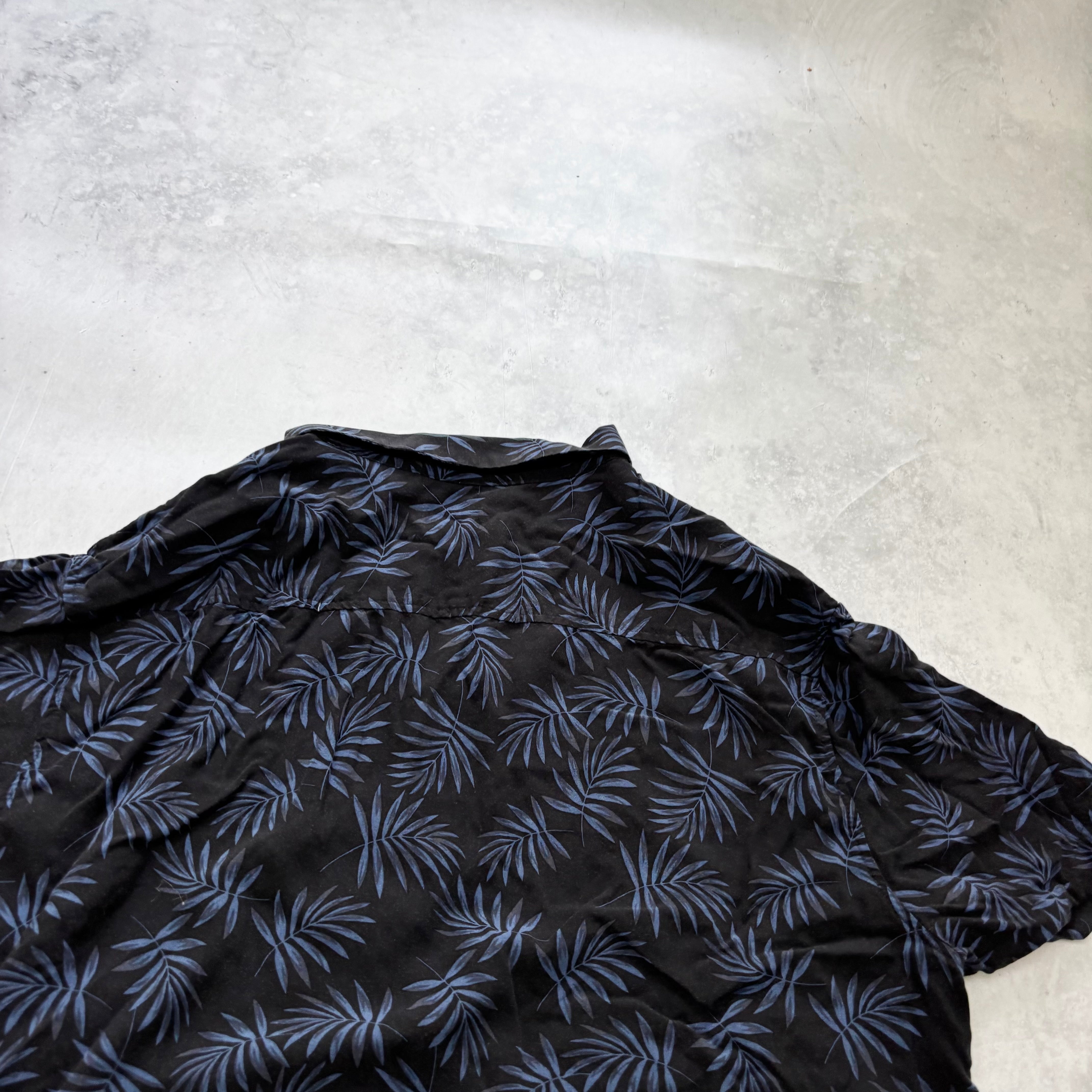 Hawaiian Shirt Mens XL Black Floral Aloha Short Sleeve Viscose (E)